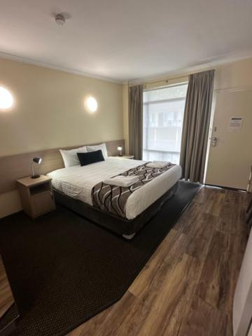 Self Contained Deluxe King Room photo 1