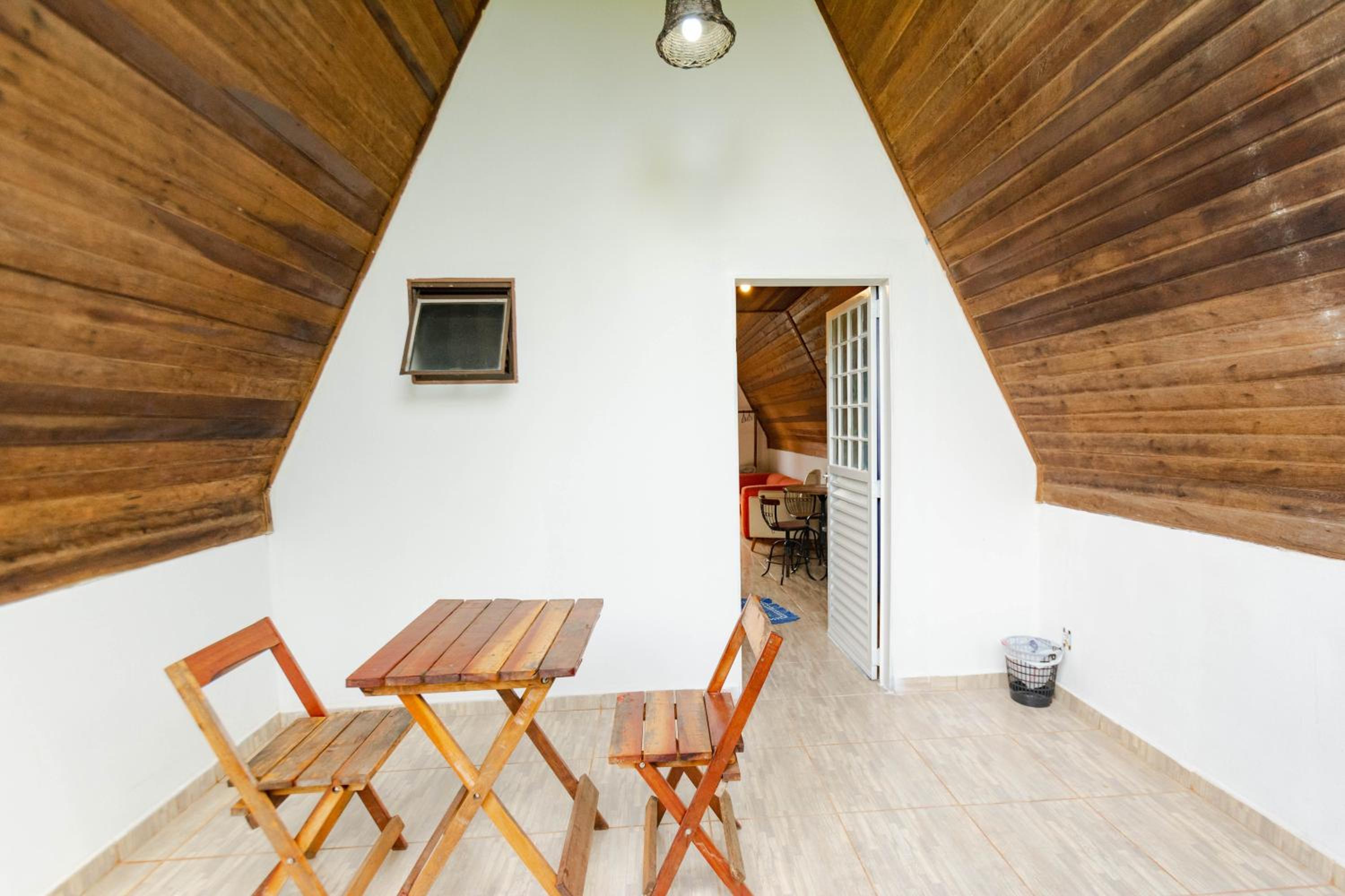 Studio with Balcony - Photo 14