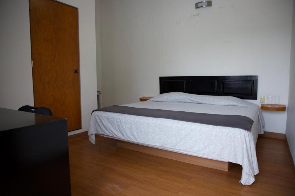 Double or Twin Room photo 2