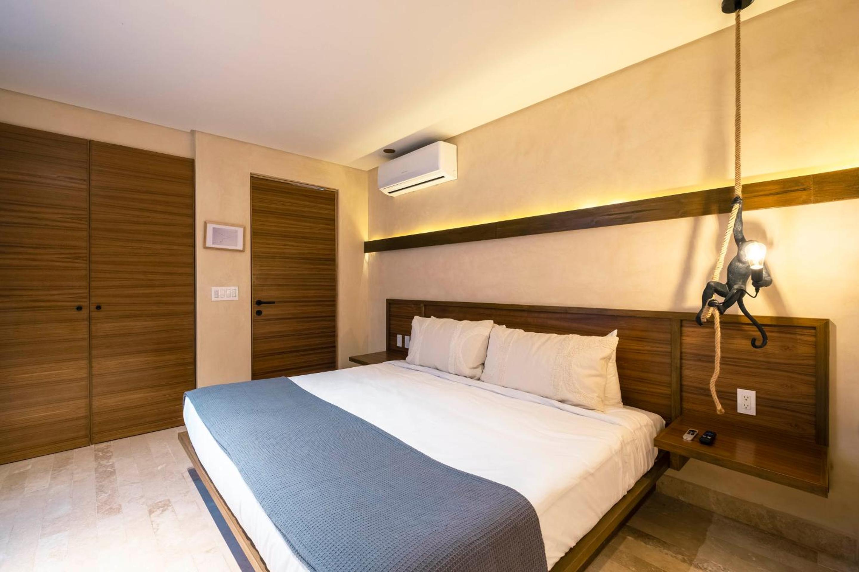 Deluxe Suite room