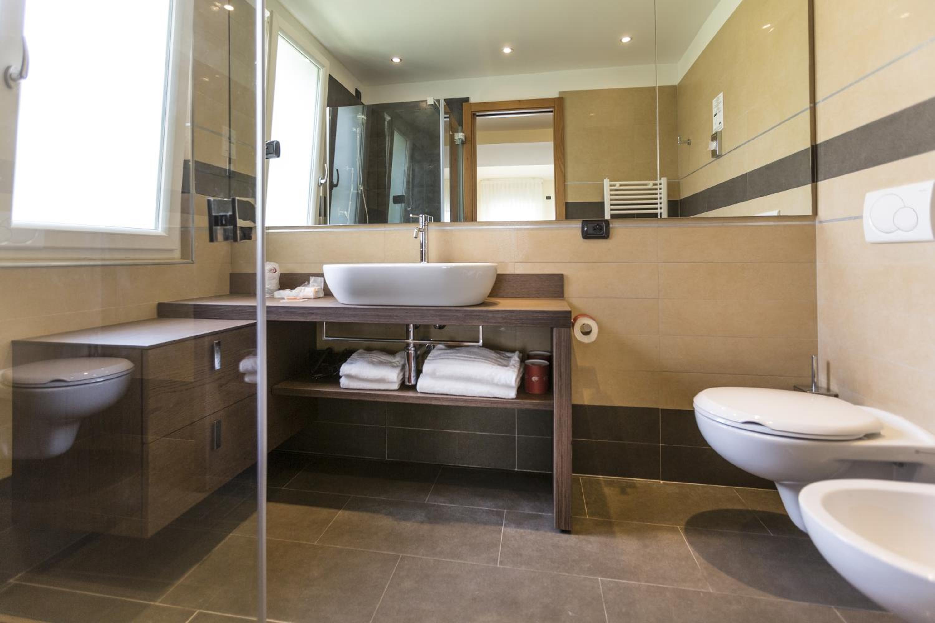 Junior Suite with Lake View photo 3
