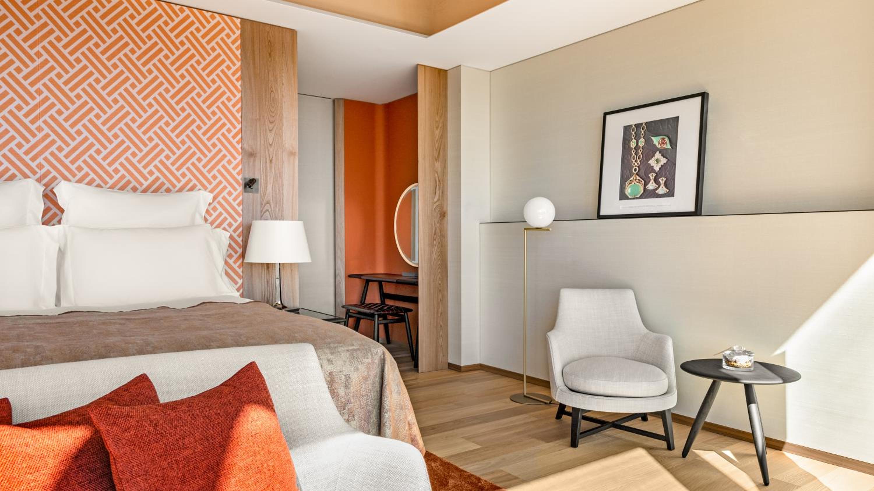 Deluxe King Room with Skyline View
