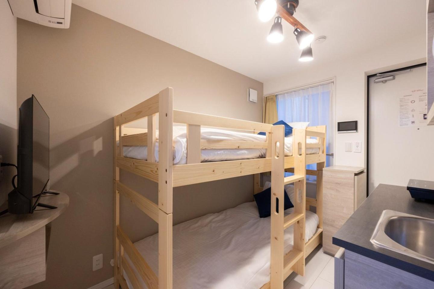 One-Bedroom Apartment photo 1