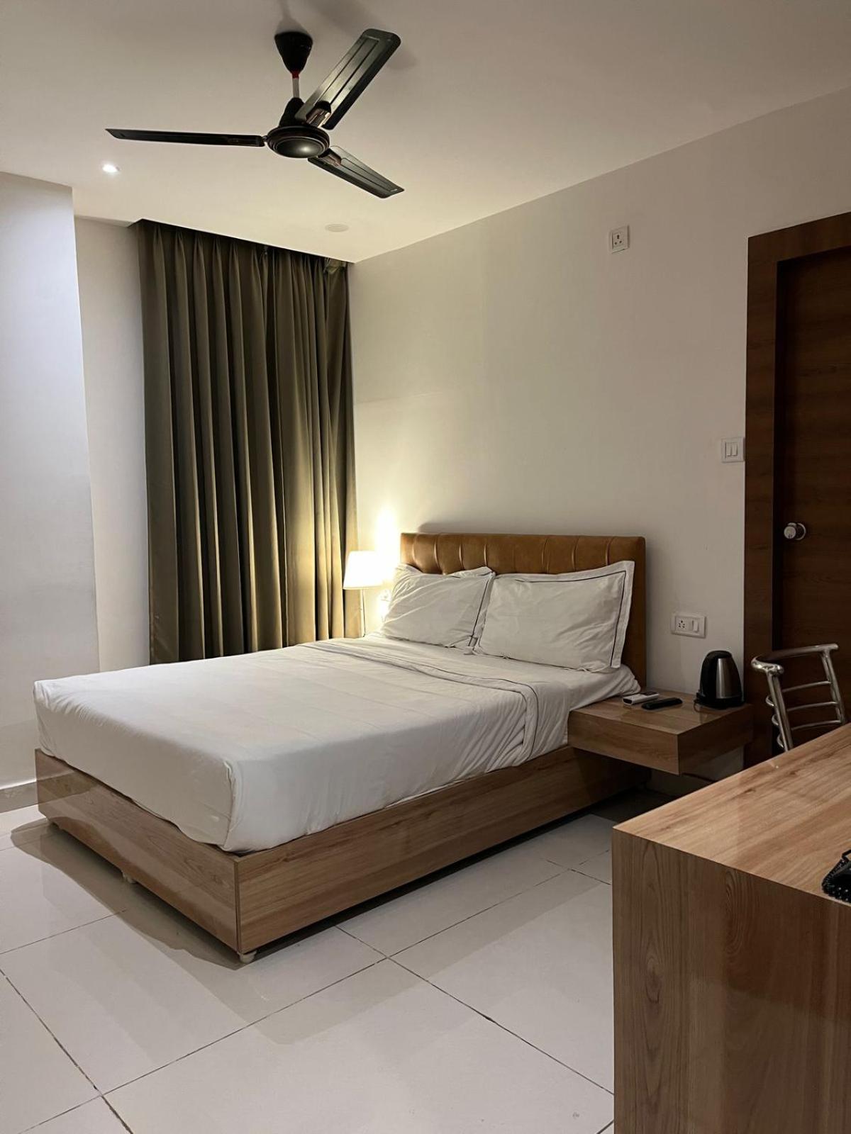 Deluxe Double Room - Photo 7
