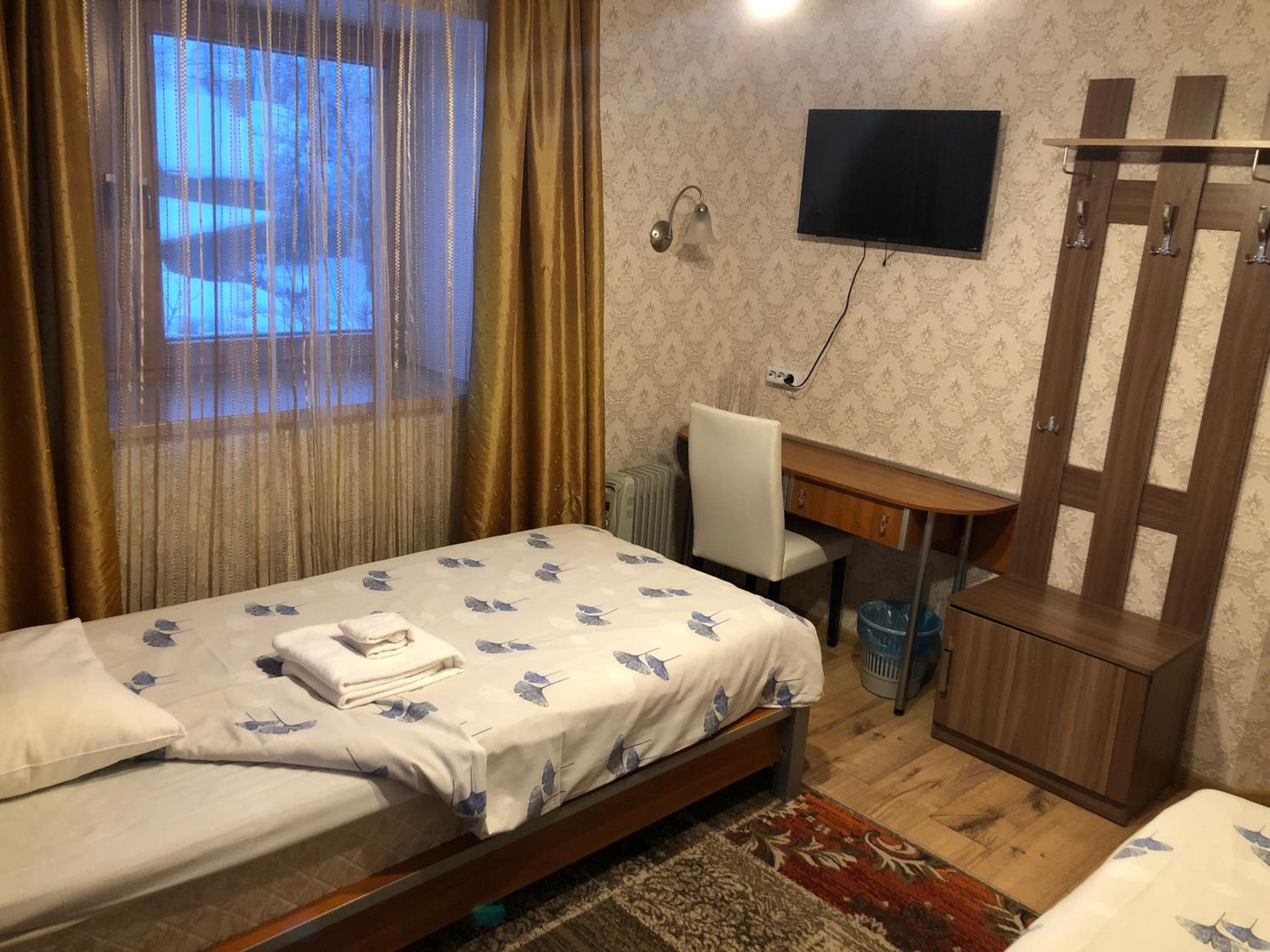 Twin Room with Shared Bathroom photo 1