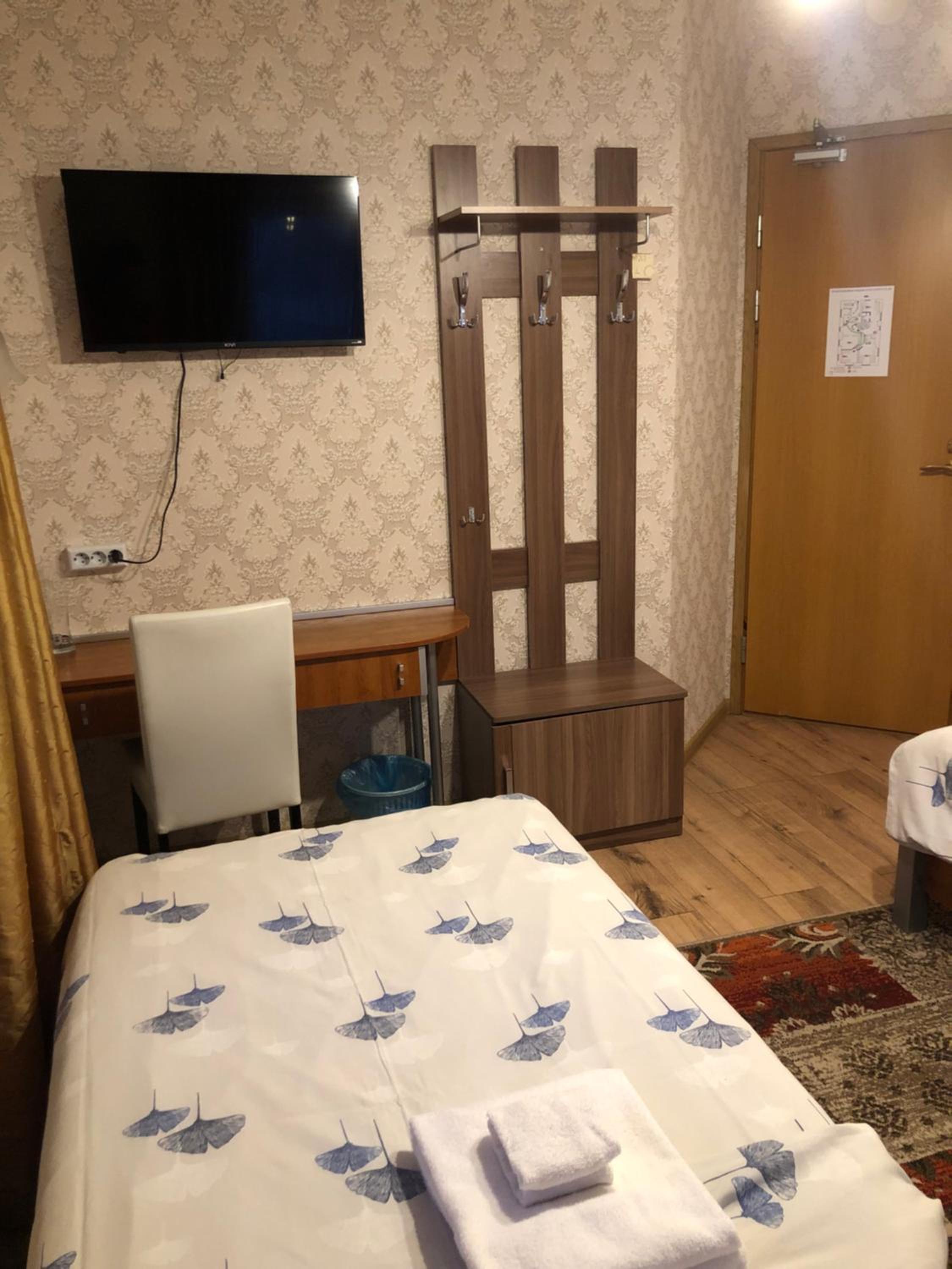 Twin Room with Shared Bathroom photo 3
