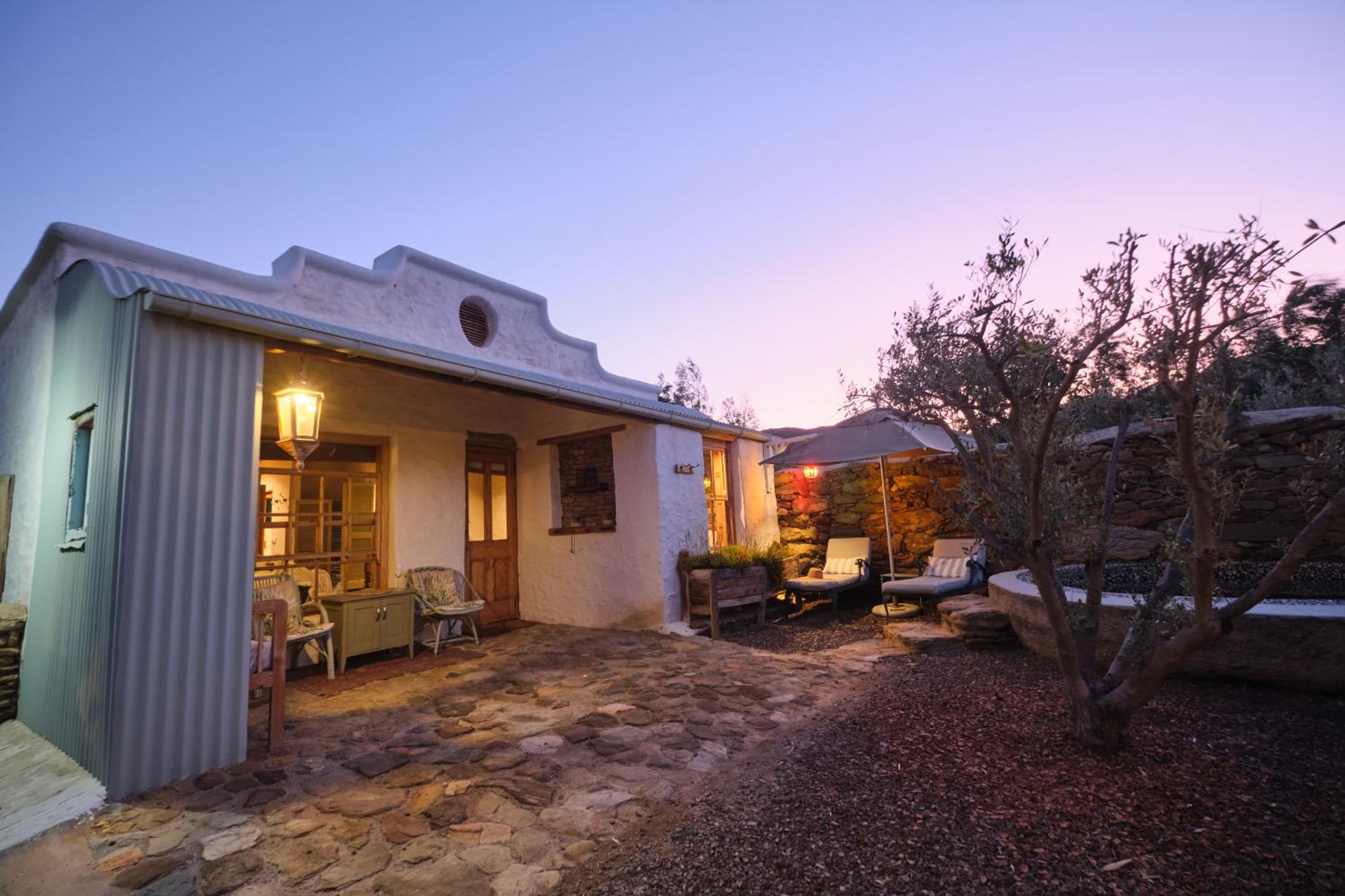 One-Bedroom House photo 2