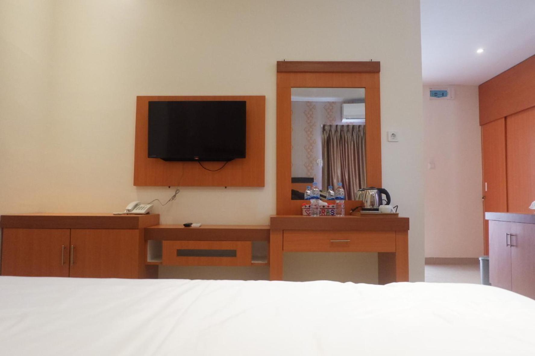 Large Double Room - Photo 4