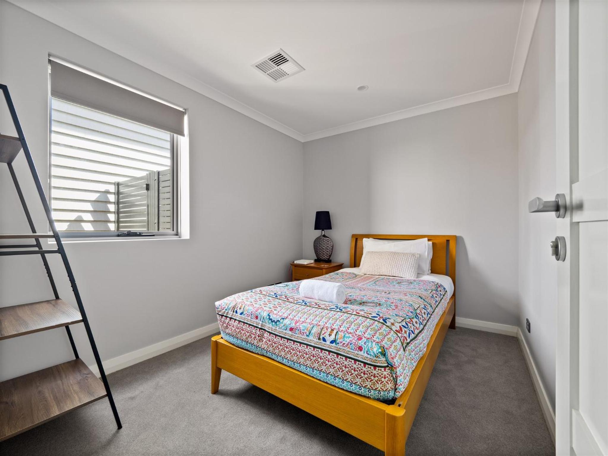 Four-Bedroom House photo 1