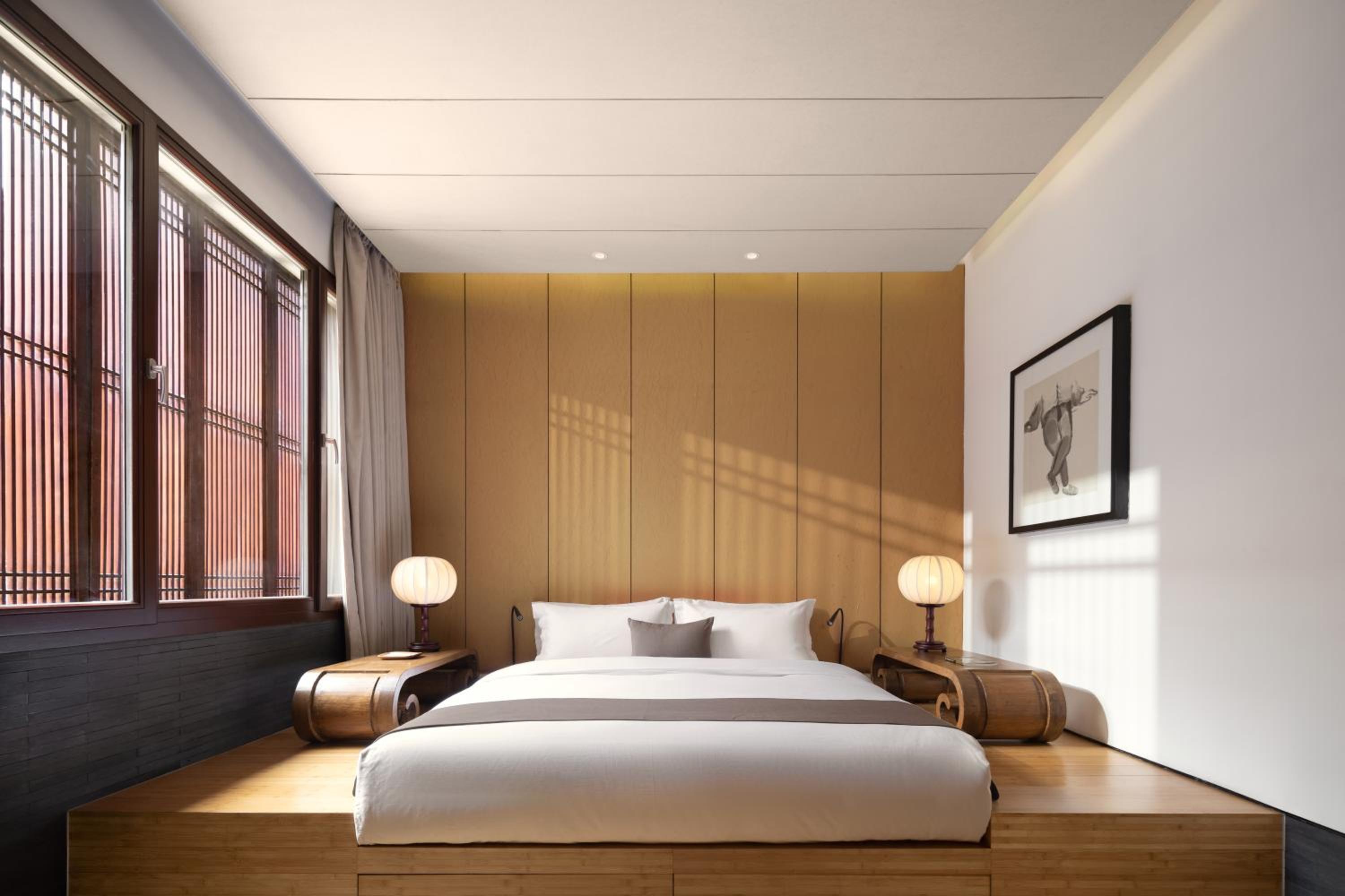 Courtyard Room