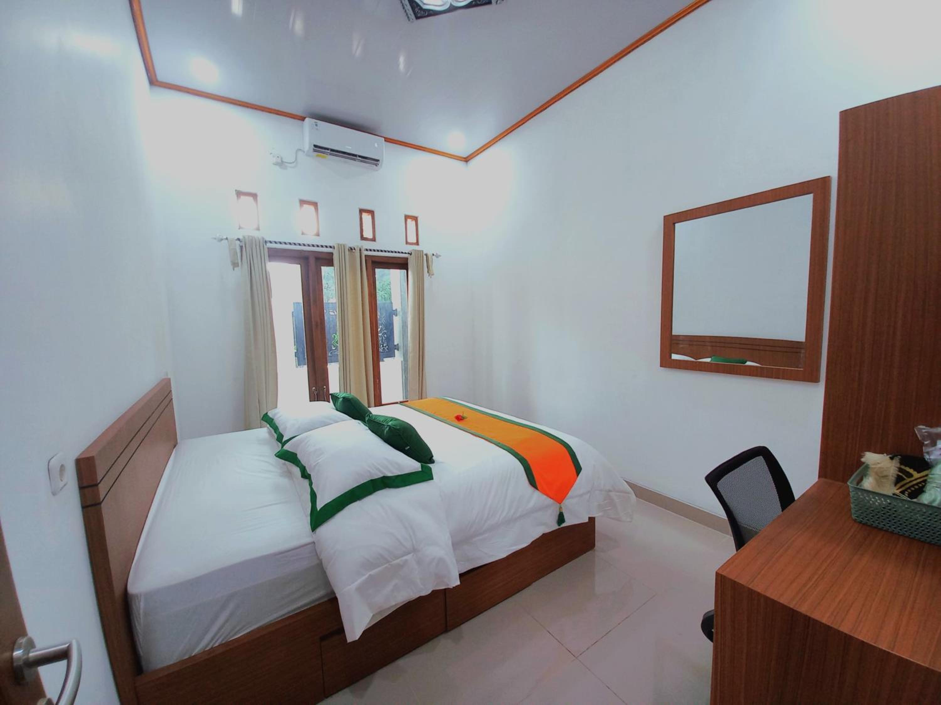 Four-Bedroom House photo 1