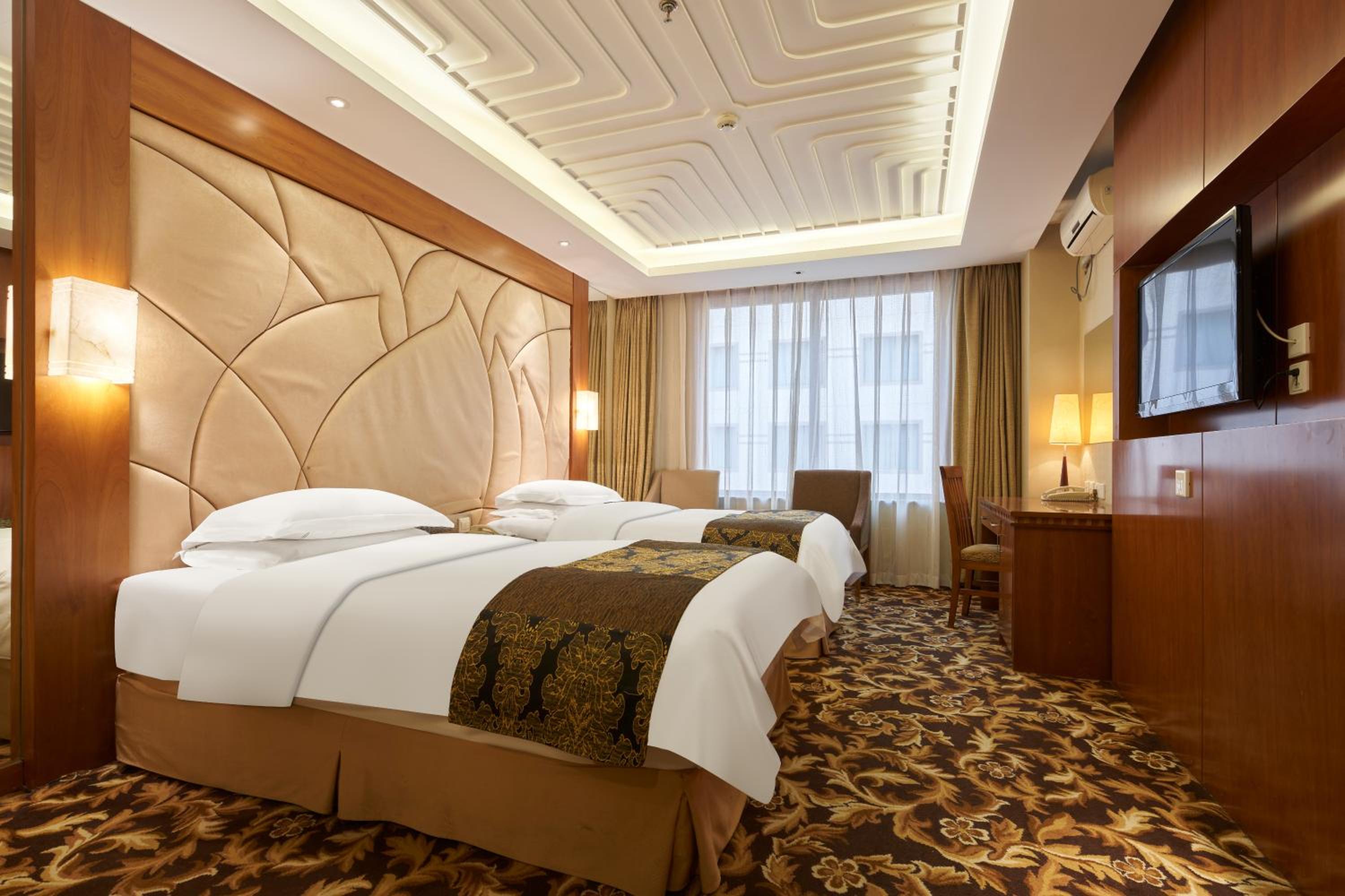 Classic Twin Room(30% discount in Chinese Restaurant except drinks) - Photo 1