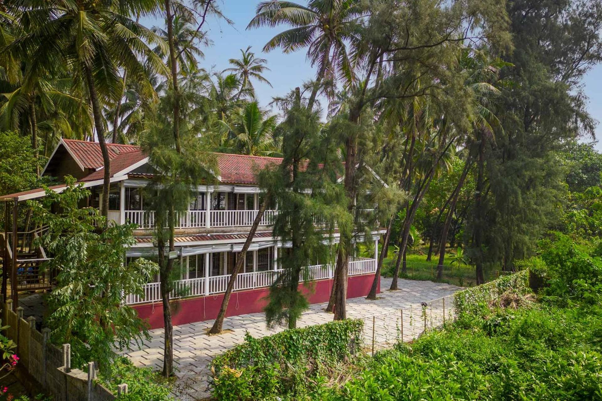 Villa photo 2