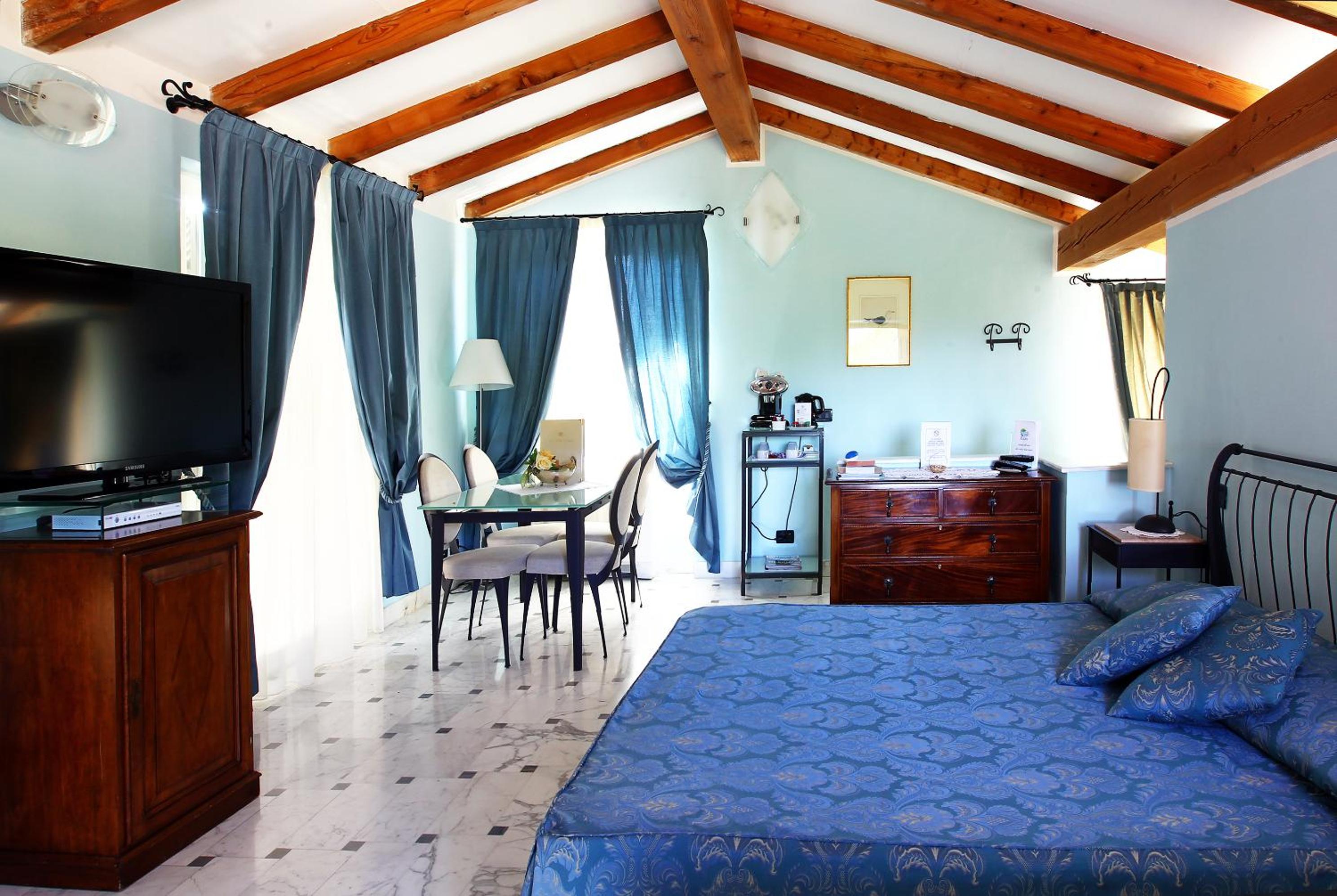 Suite - Photo 7