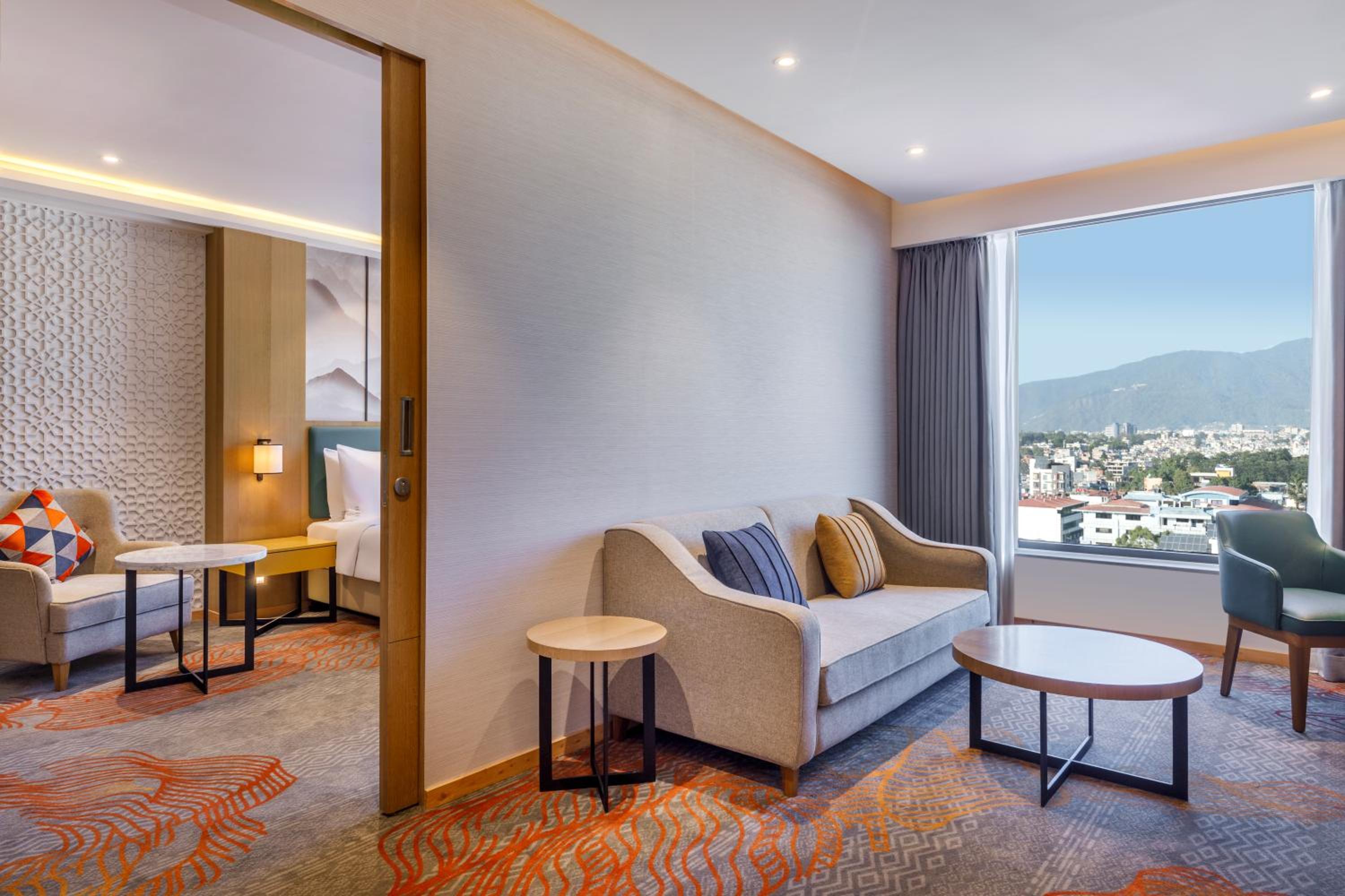 Queen Suite - Photo 7