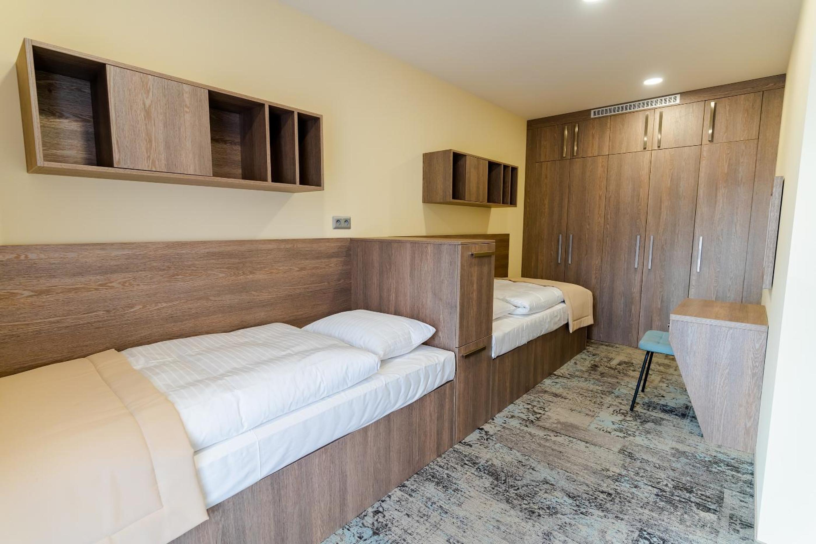 Double or Twin Room with Mountain View - Photo 7