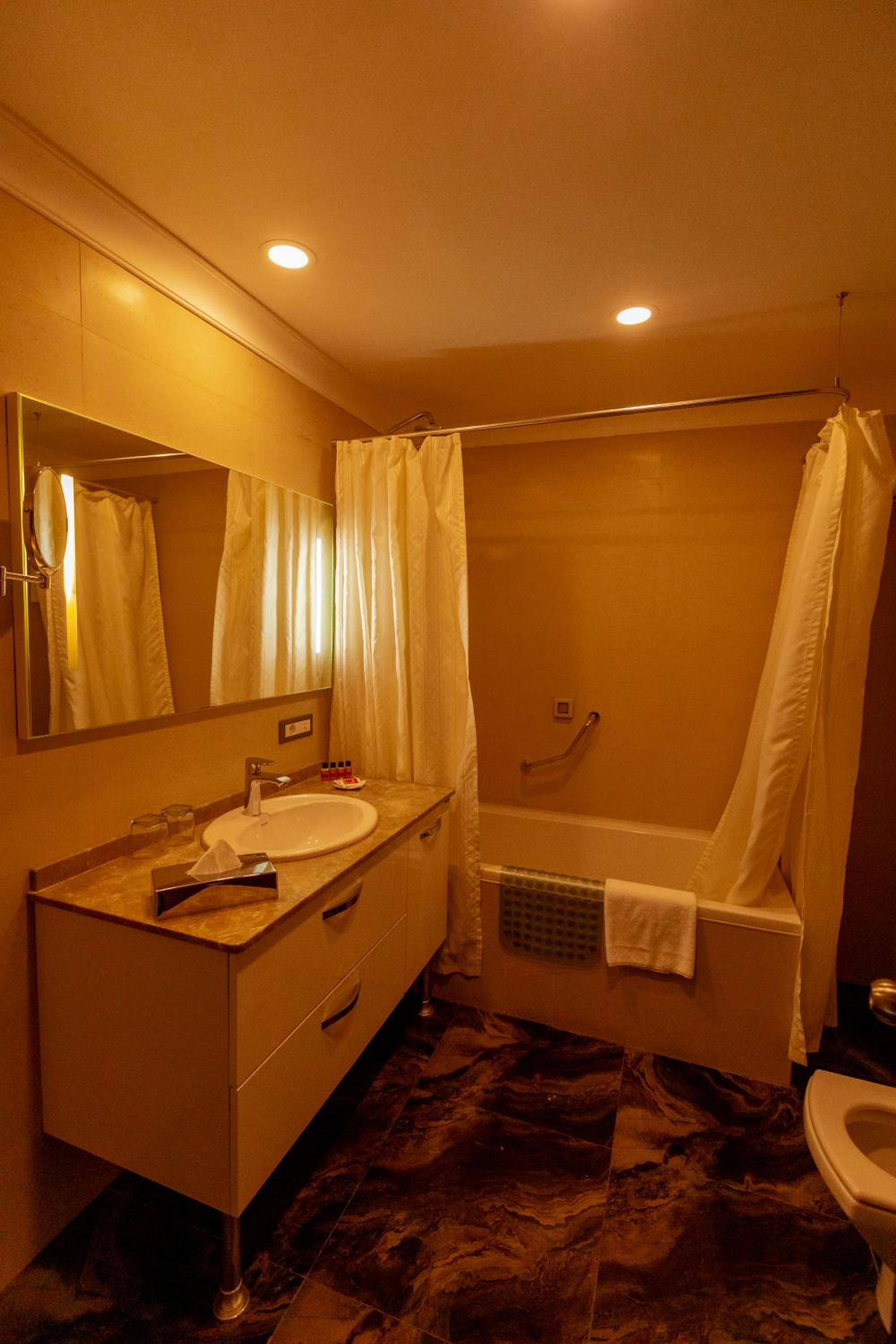 Executive Suite photo 3