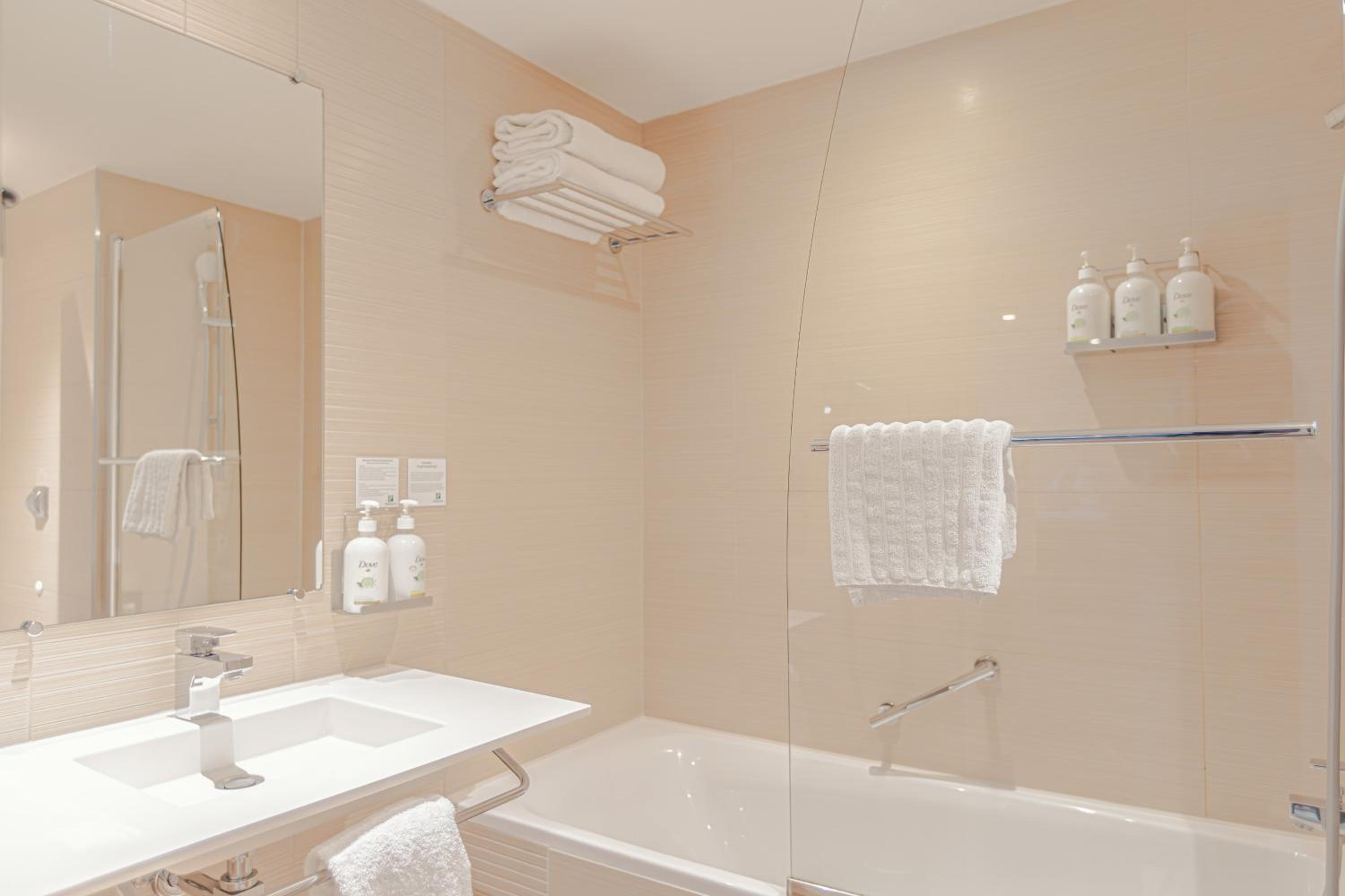 Standard Twin Room - Photo 6