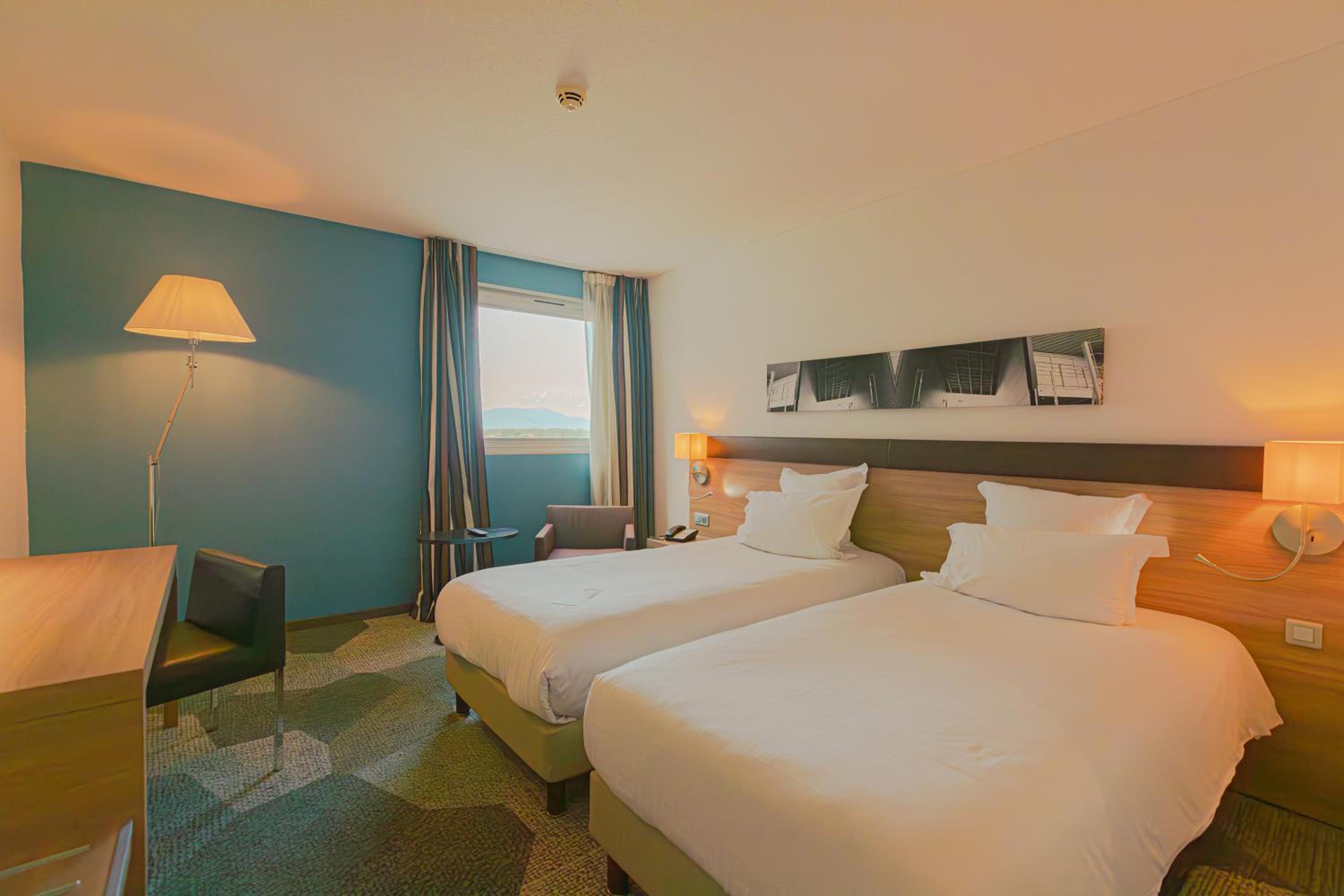 Standard Twin Room - Photo 1