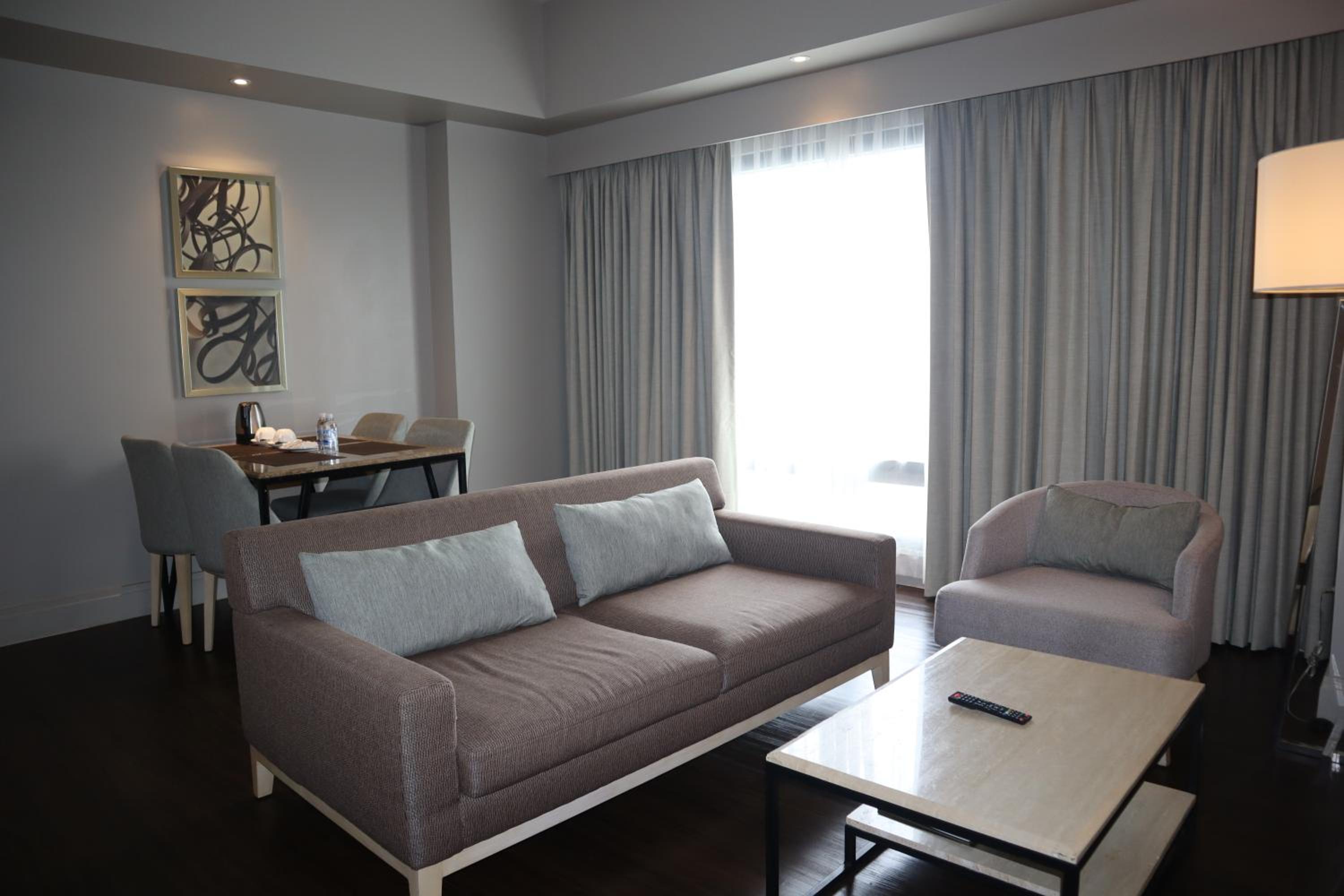 1 King Bed, One-Bedroom with Kitchenette and Living Area - Photo 3