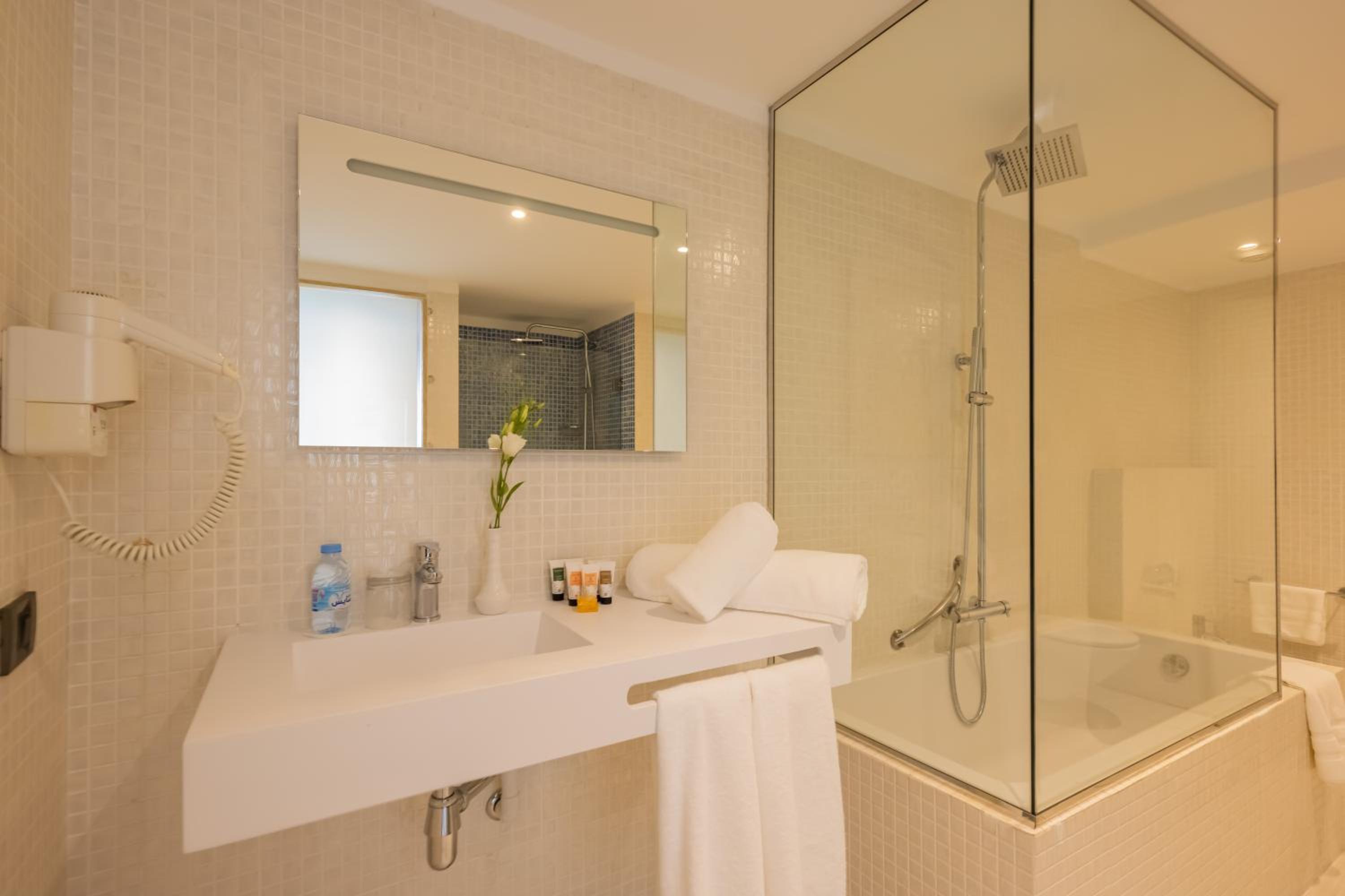 Family Duplex Suite , One Bedroom - Photo 3