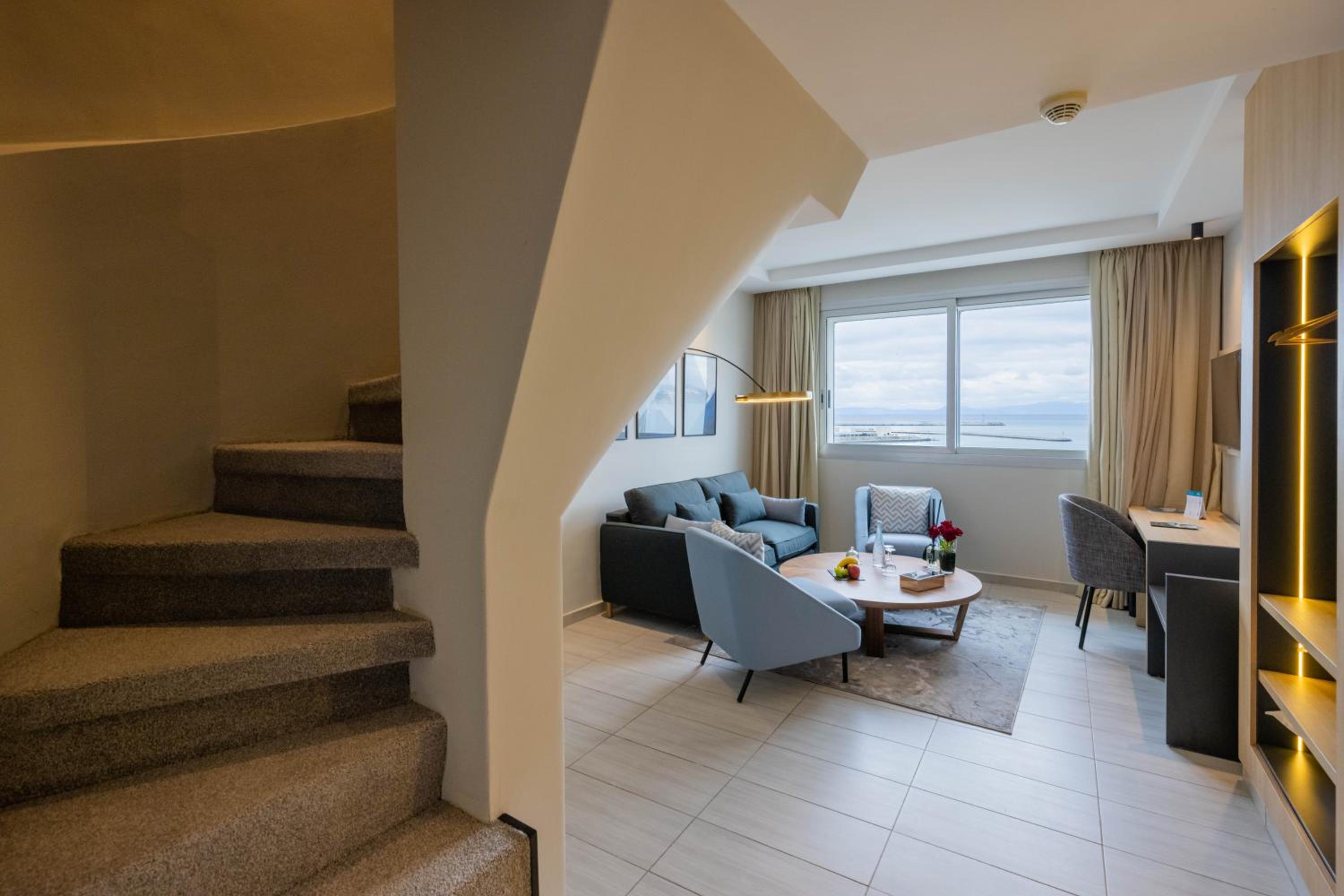 Family Duplex Suite , One Bedroom - Photo 2