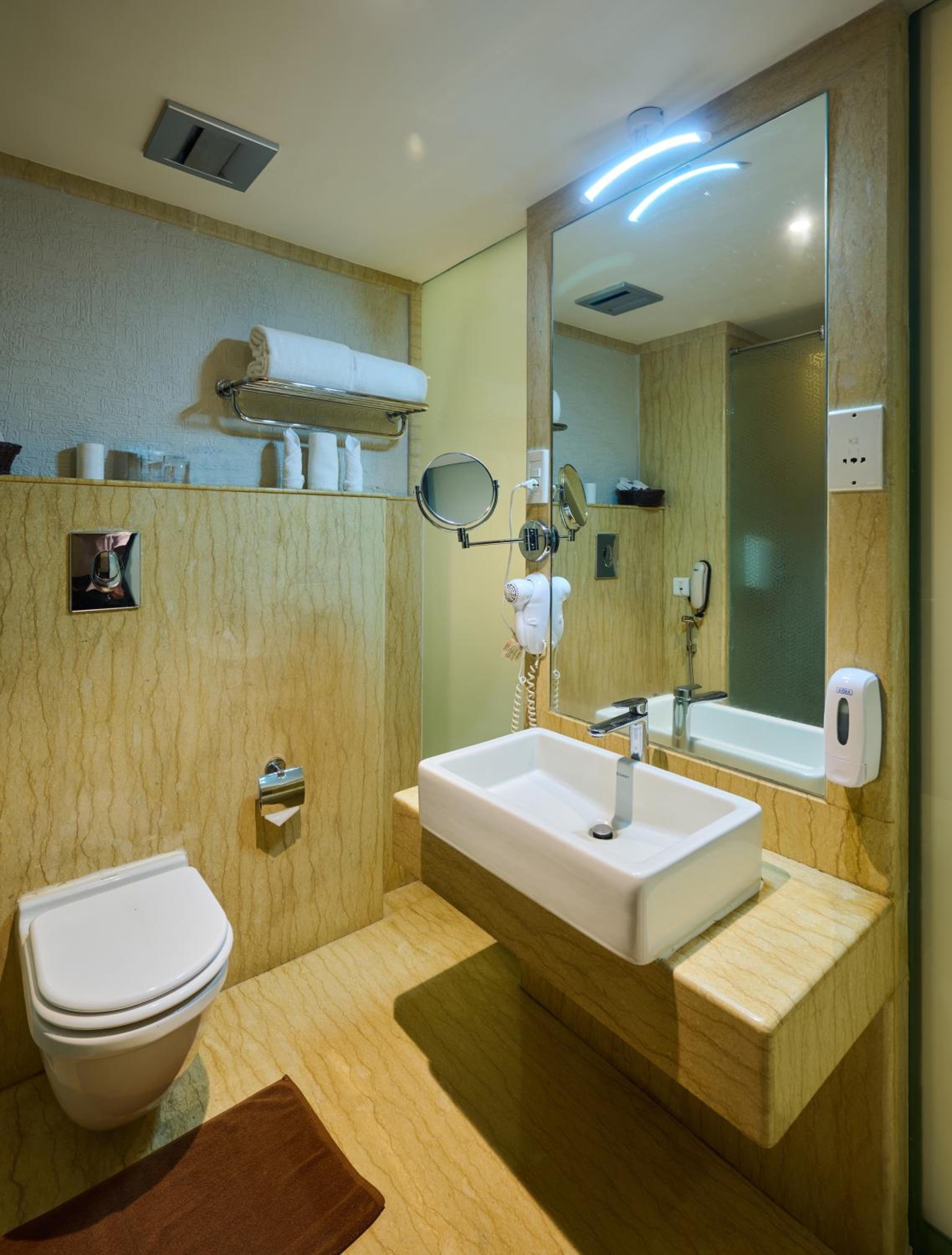 Executive club room  with complimentary airport transfers - Photo 6