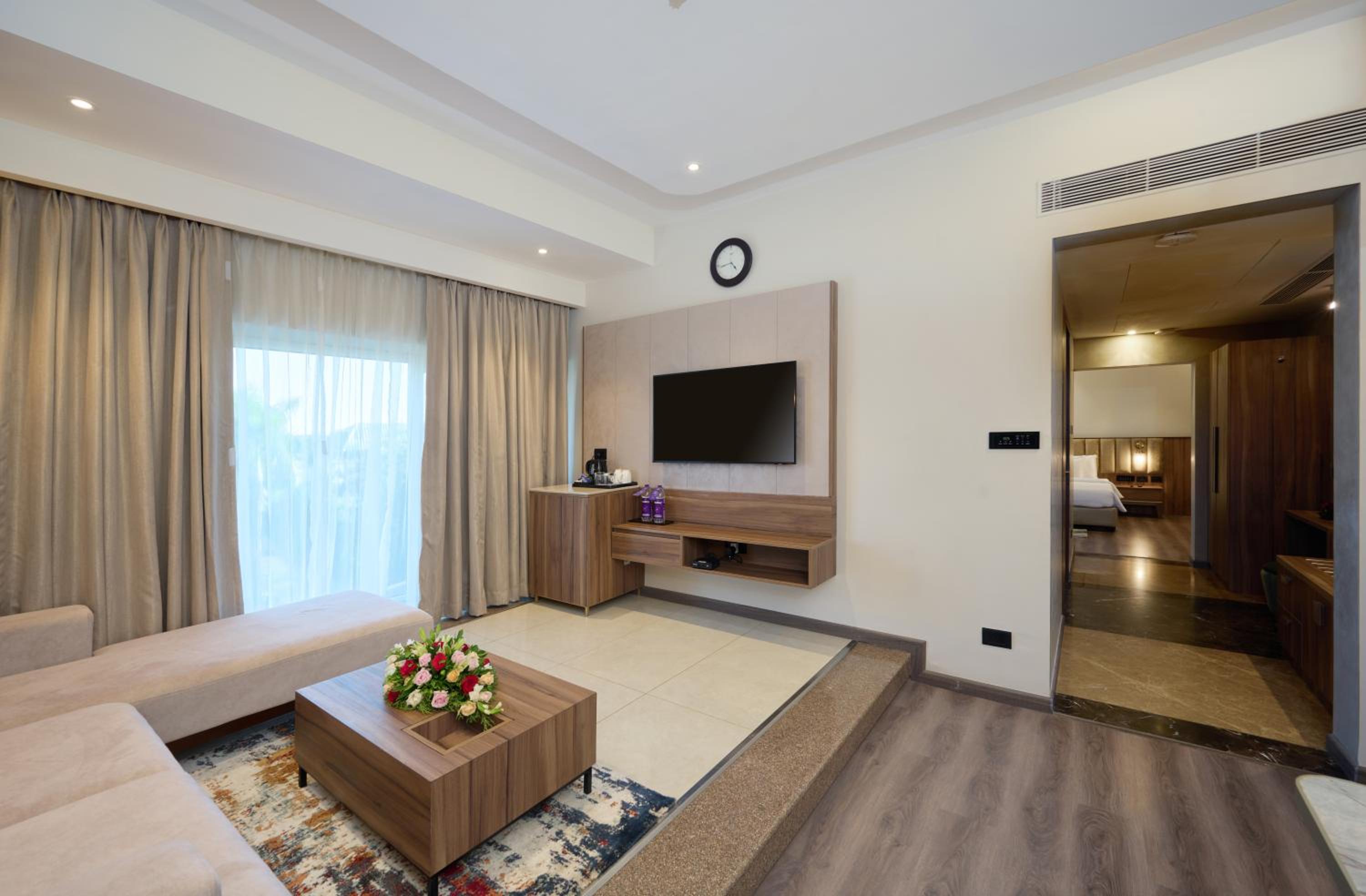 Flora Suite with complimentary airport transfers - Photo 9