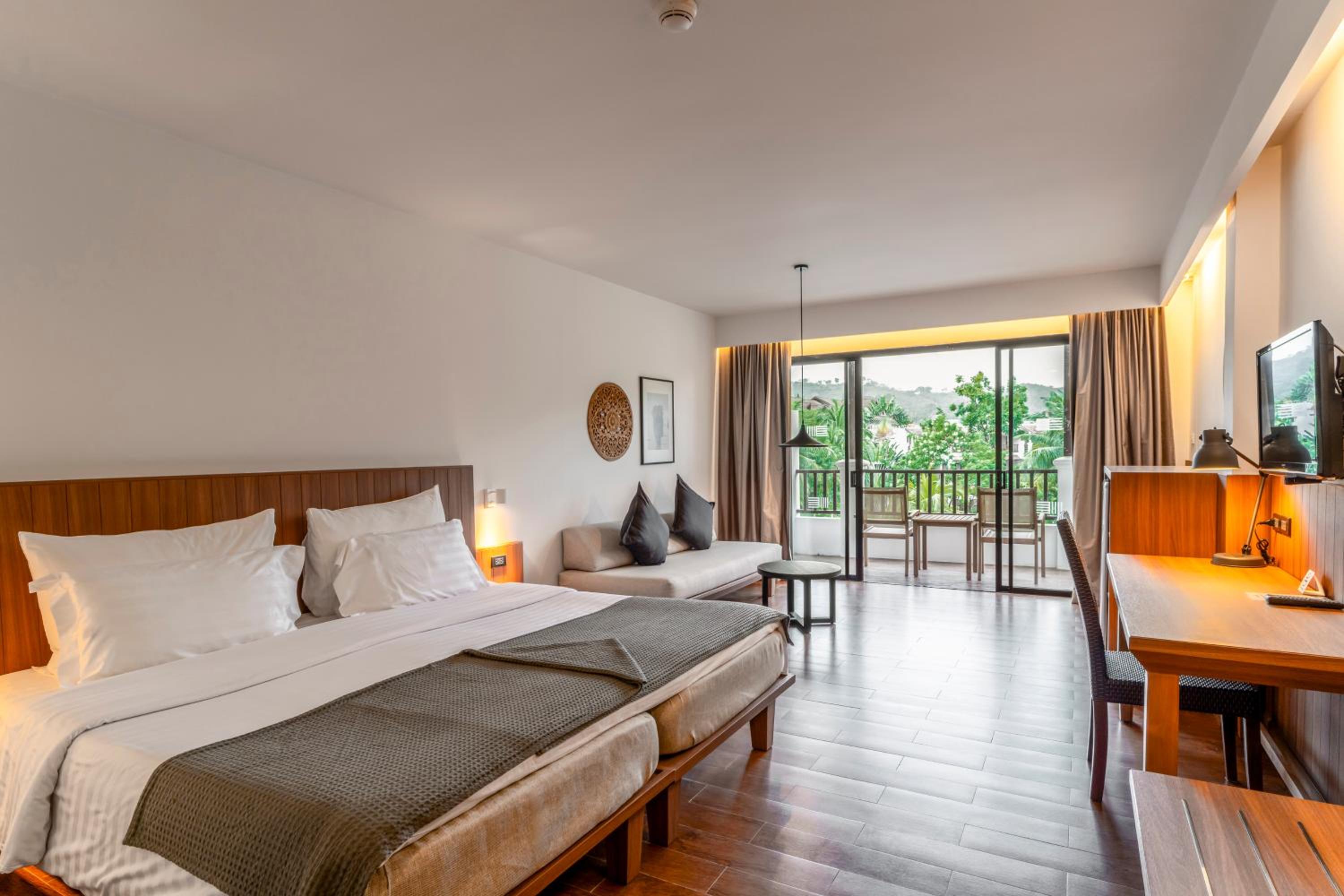 Grand Deluxe Pool View Room photo 1