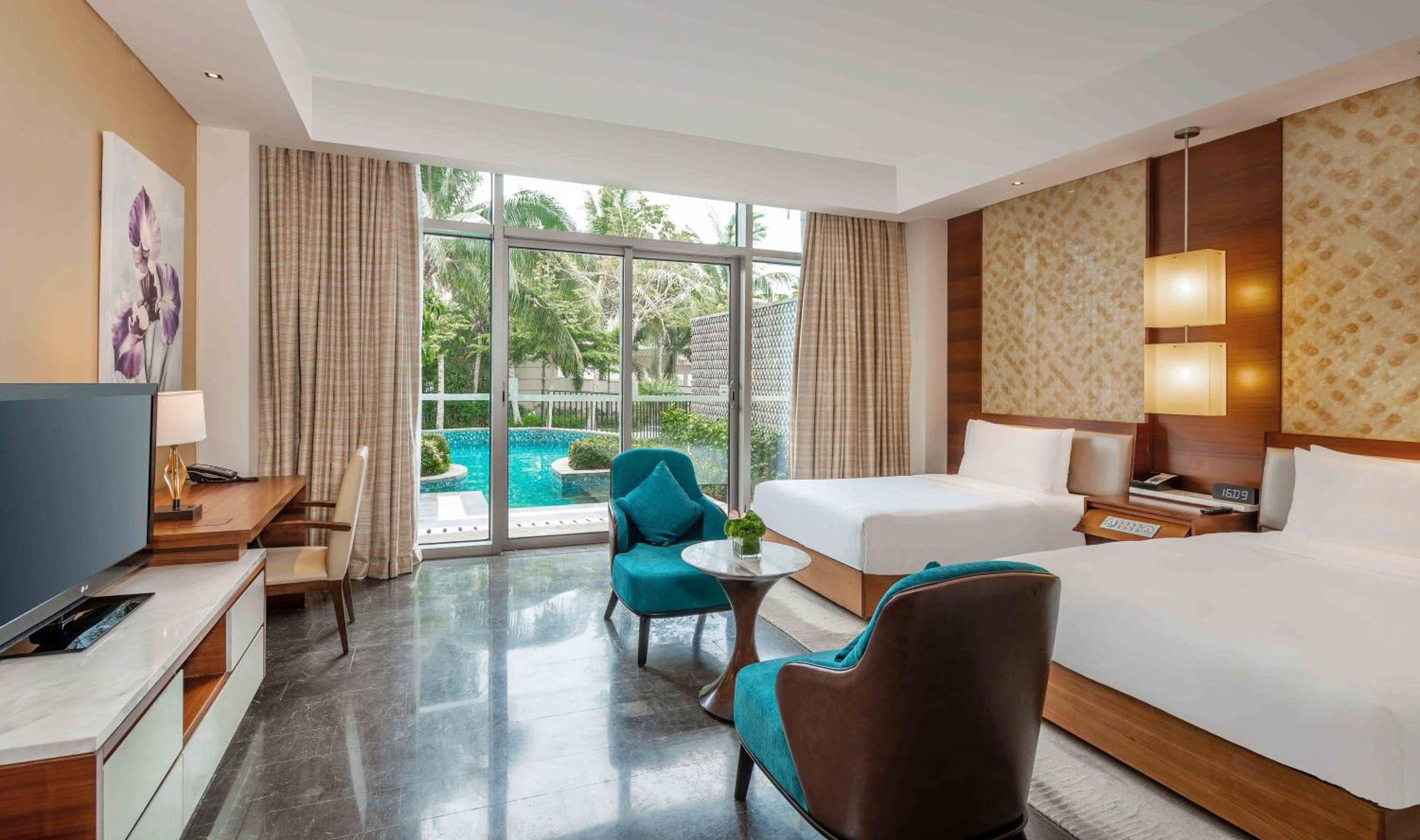 Double Room with Pool View - Photo 1