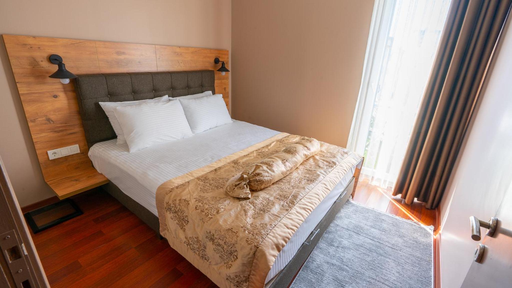Deluxe Double or Twin Room - Photo 6