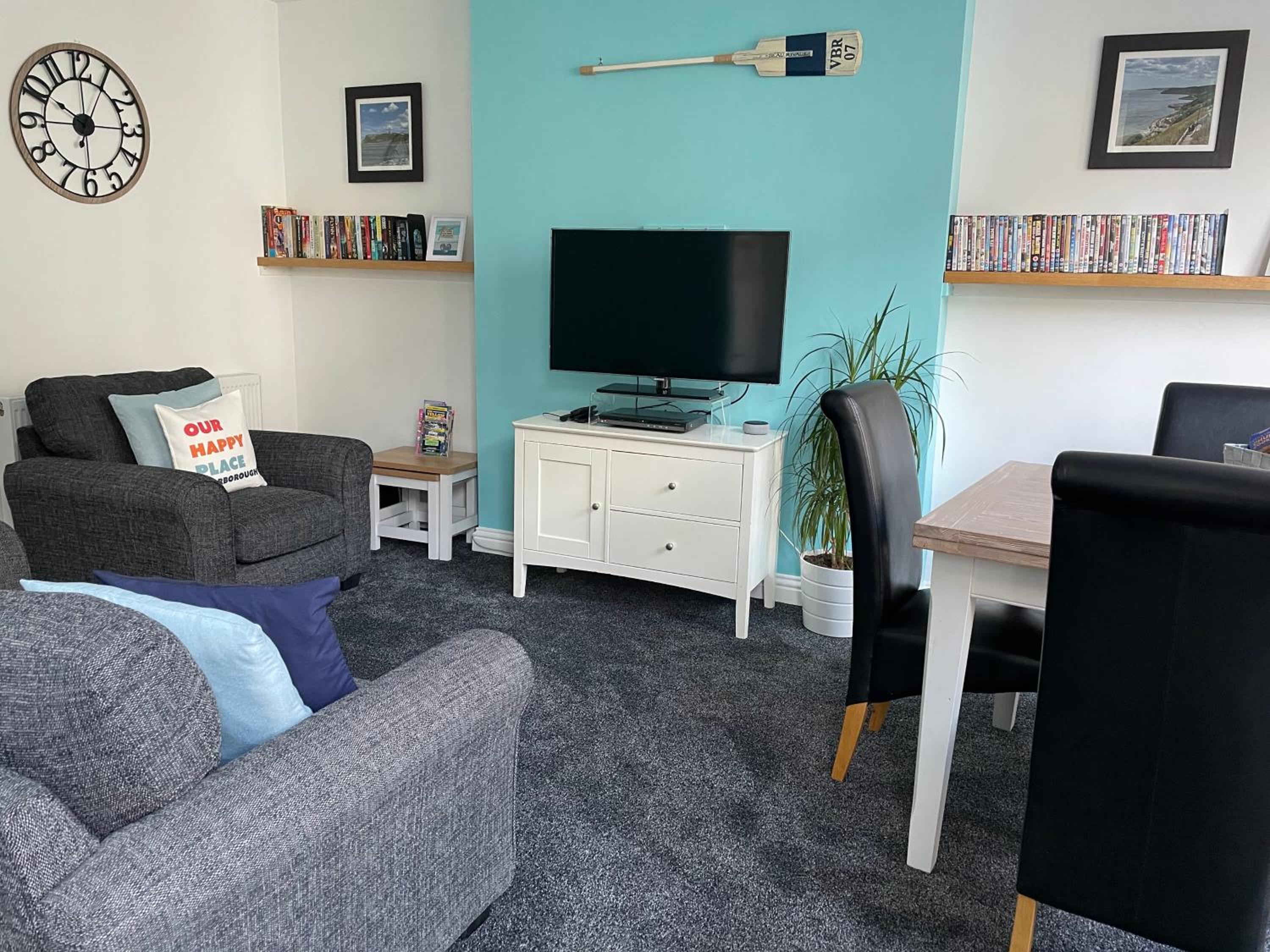 One-Bedroom Apartment photo 1