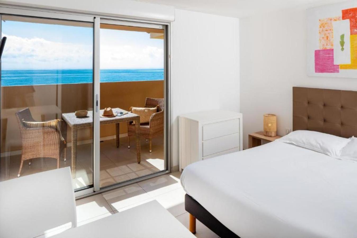 Studio with Sea View