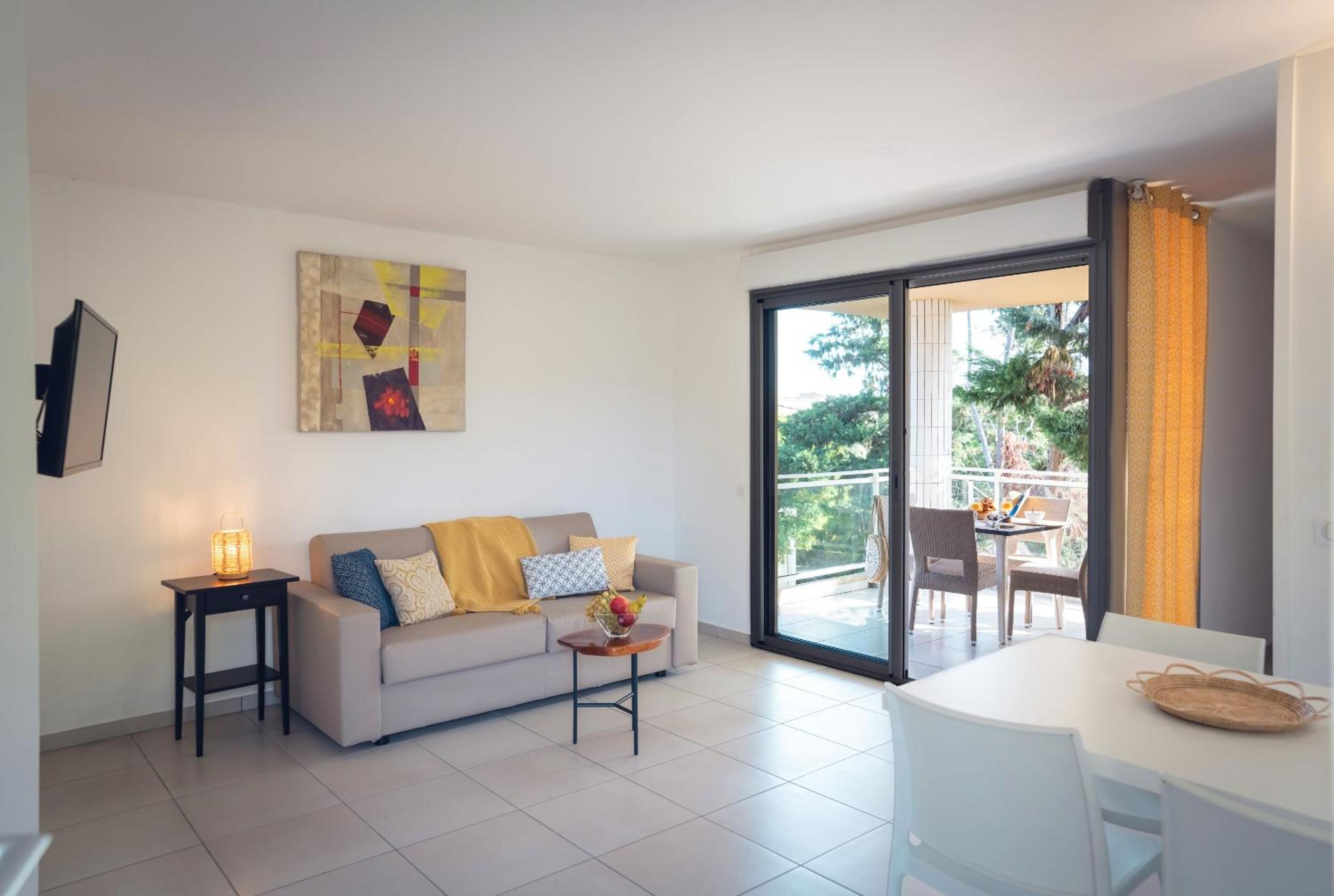 One-Bedroom Apartment with Balcony