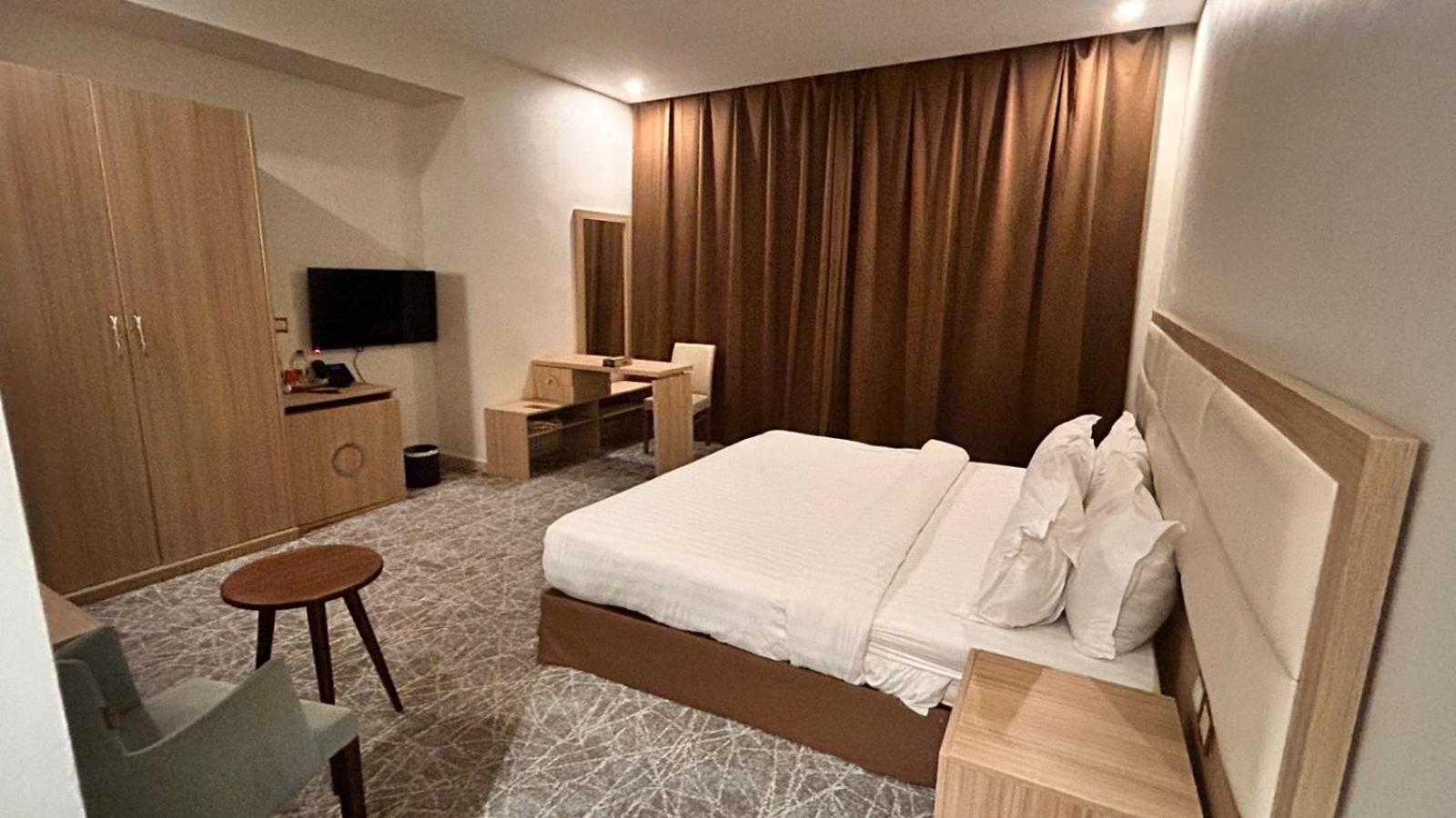 Large Double Room photo 3