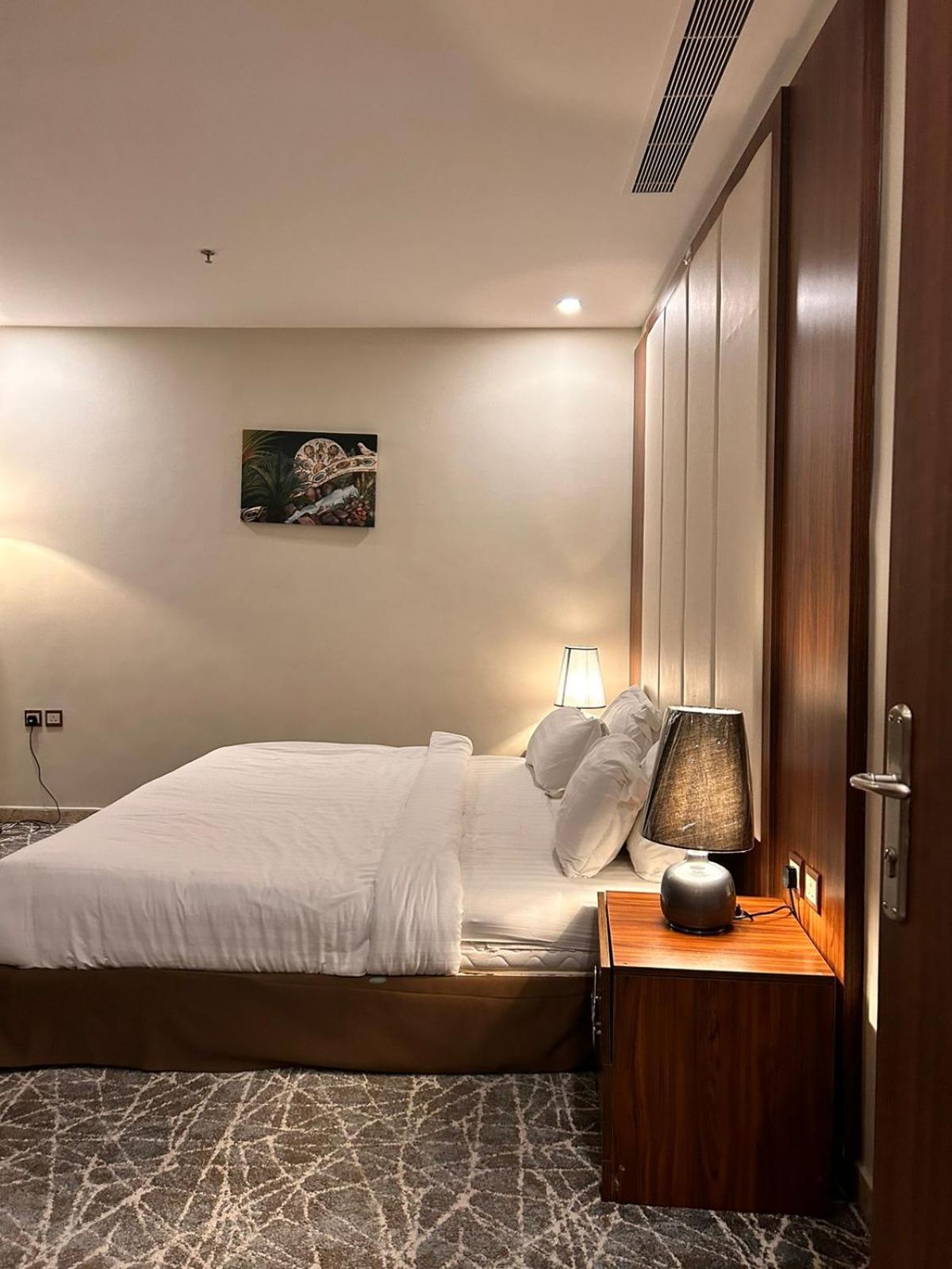 Double Room with Spa Bath photo 1