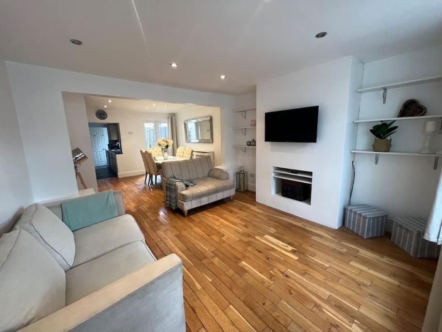 Three-Bedroom House photo 1