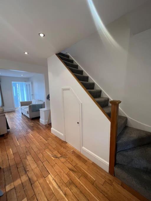 Three-Bedroom House photo 3