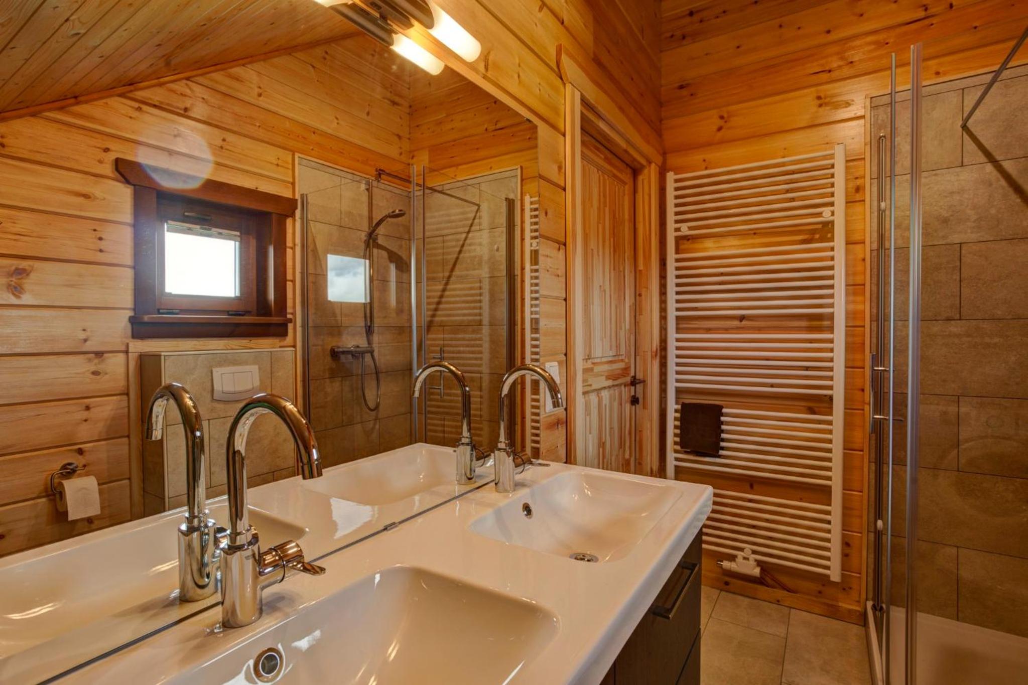Four-Bedroom House photo 3
