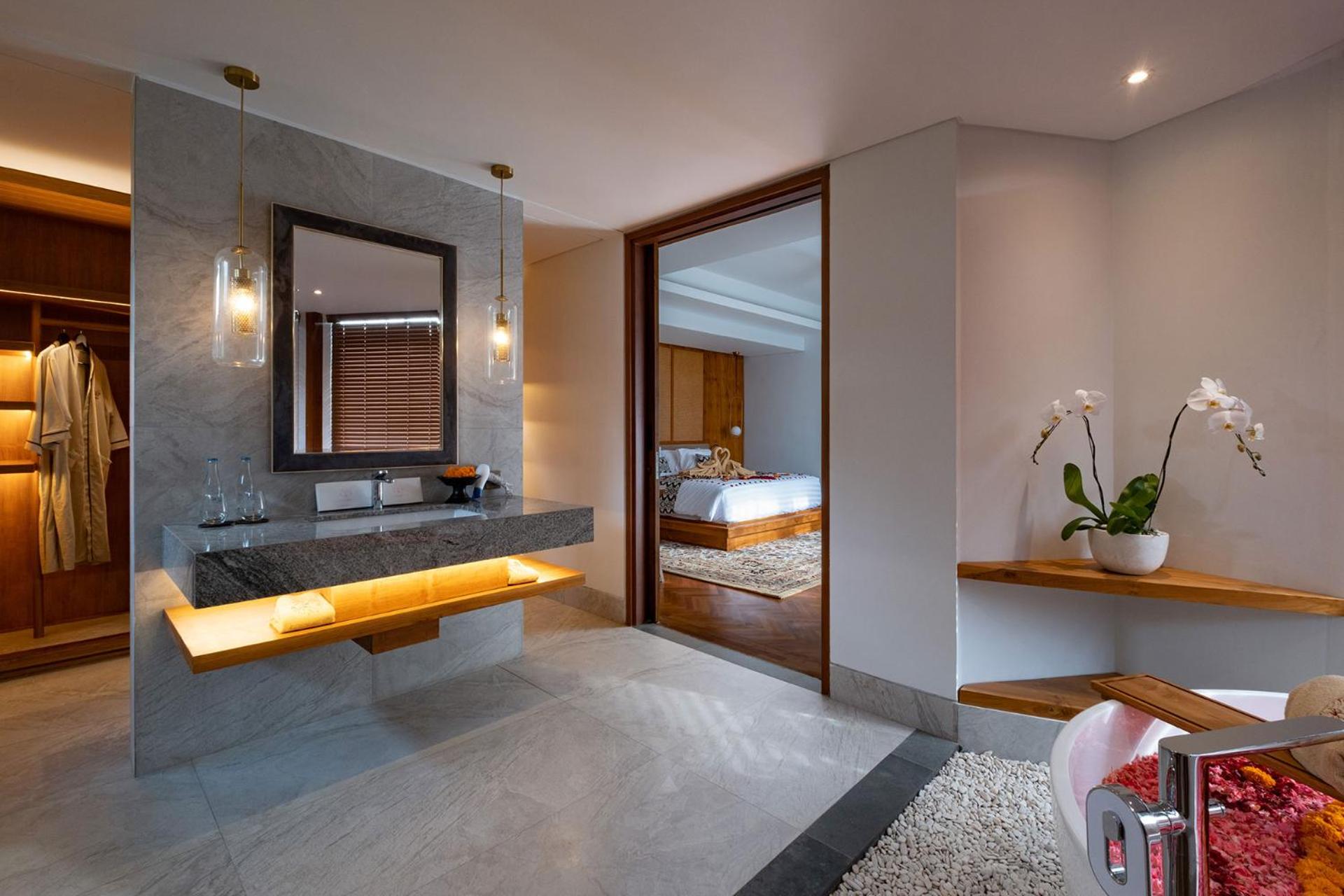 Grand Three-Bedroom Pool Villa - Photo 8