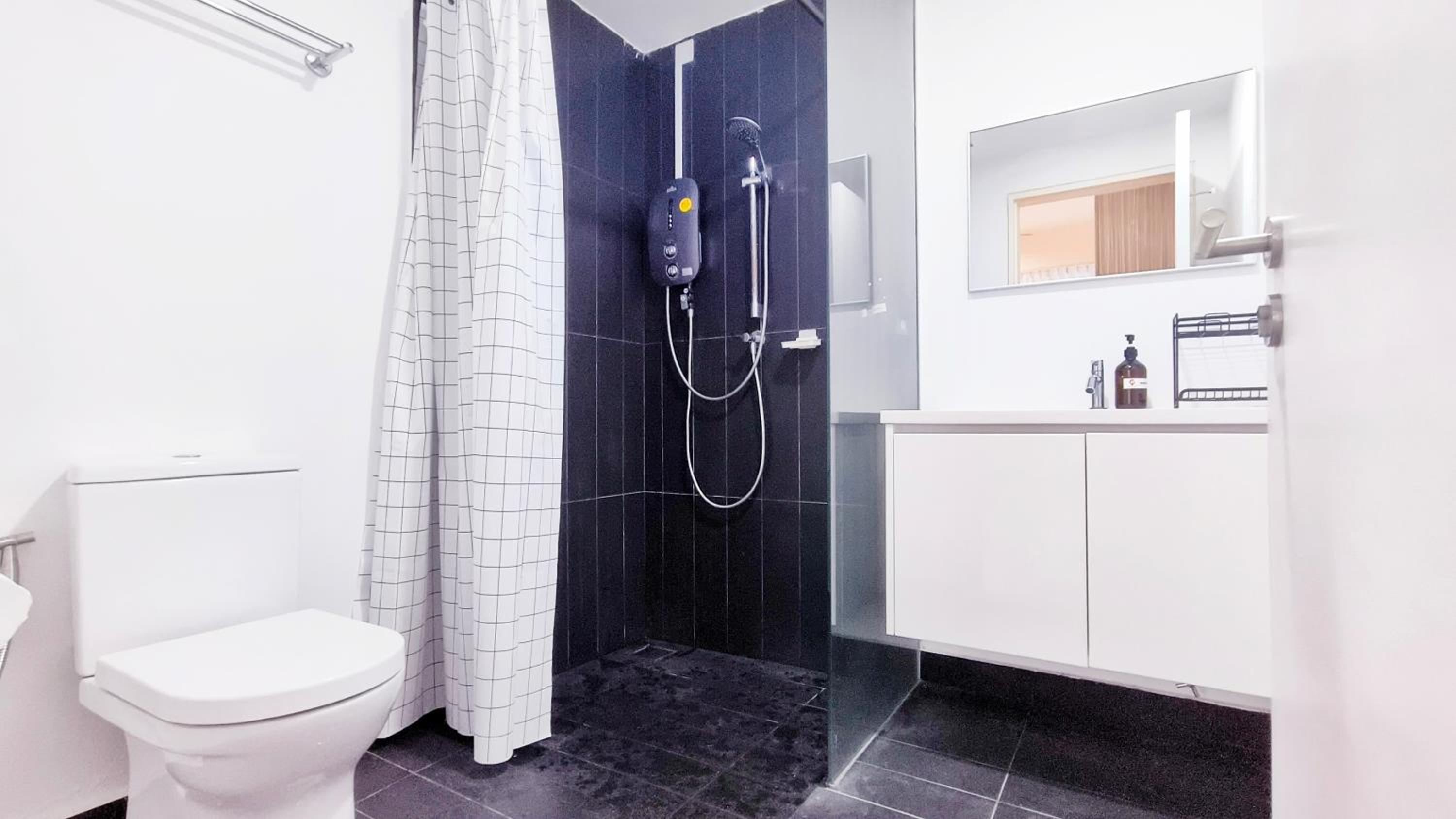 Two-Bedroom Apartment - Photo 7