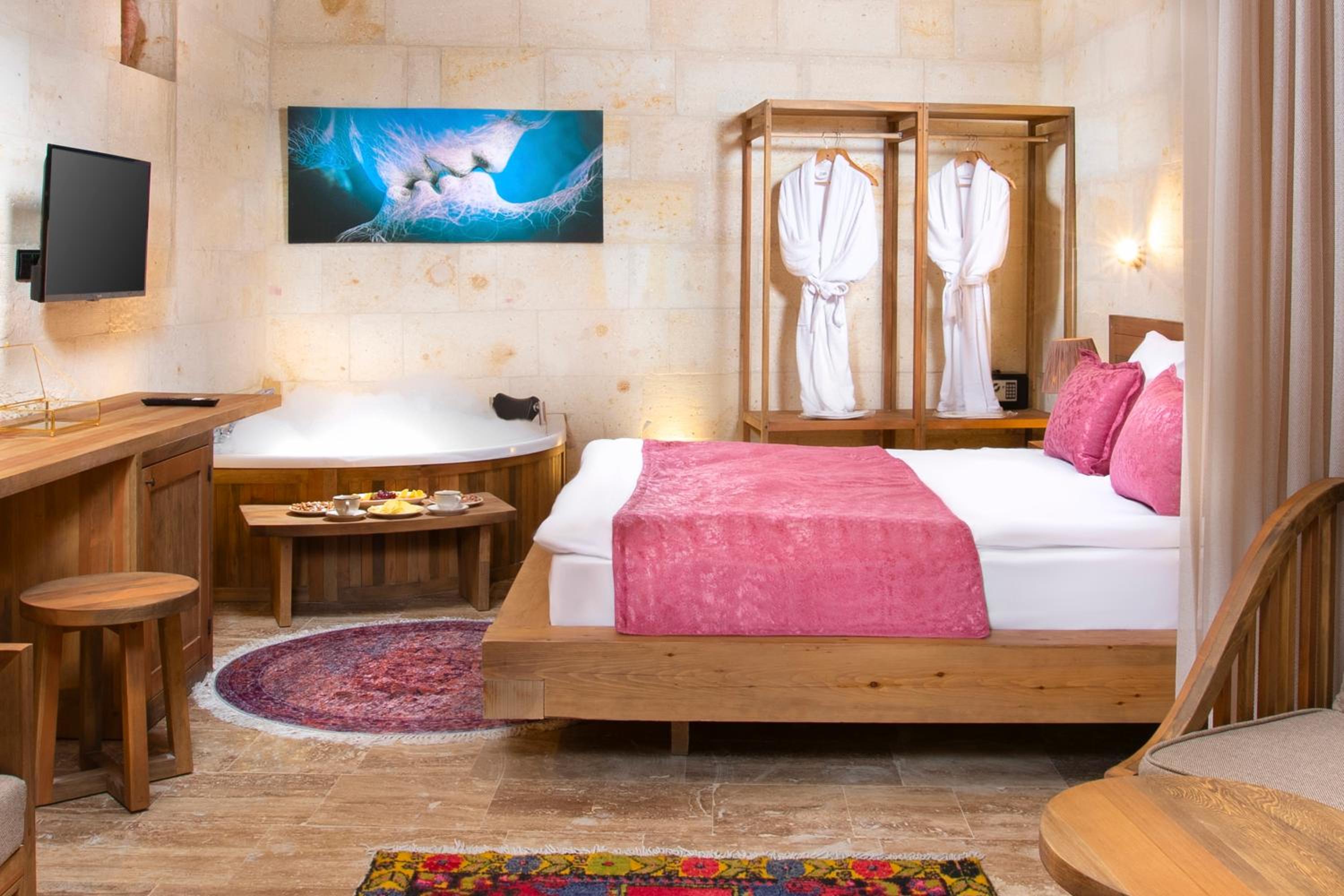 Suite with Hot Tub
