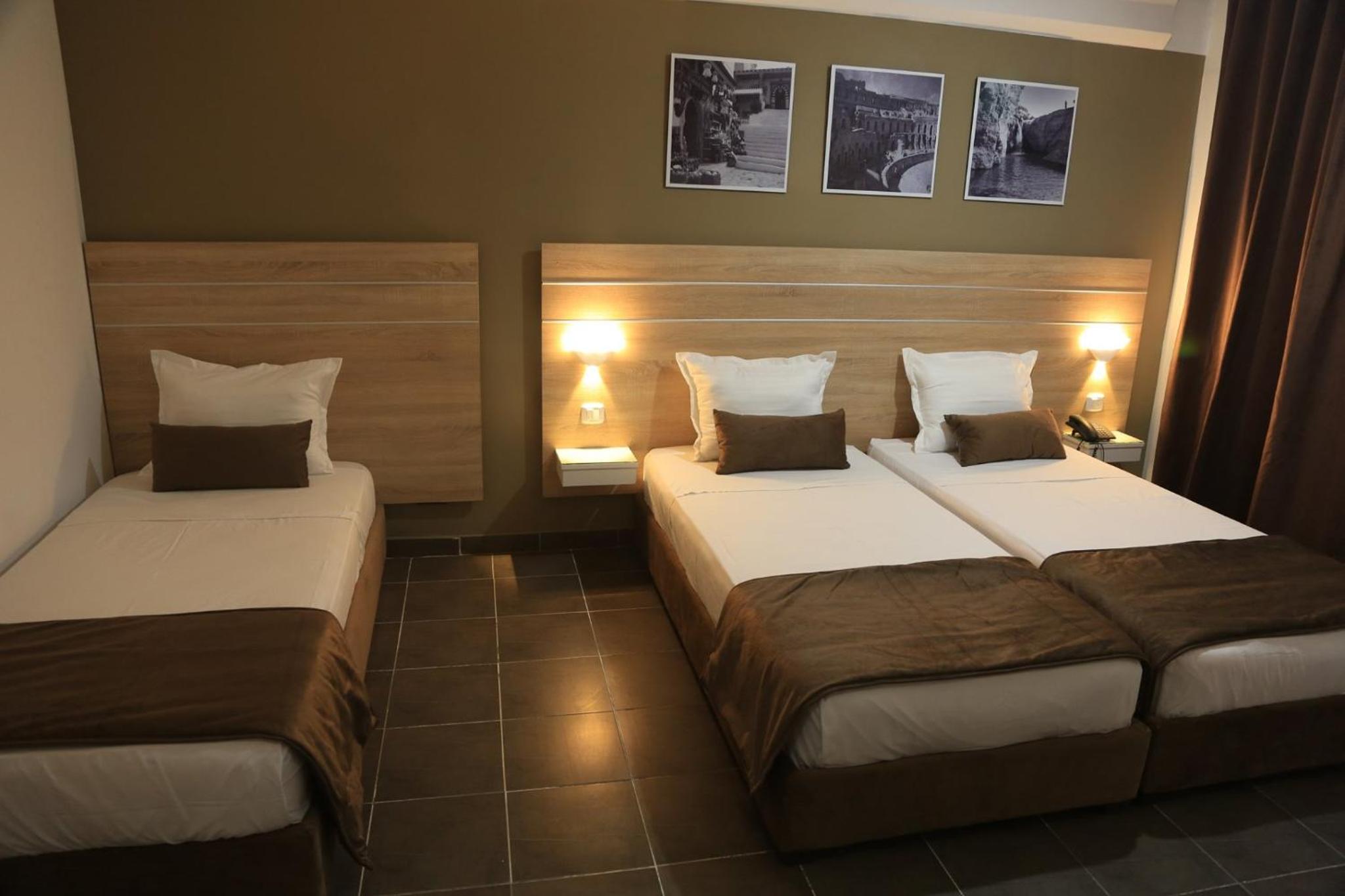 Dreibettzimmer