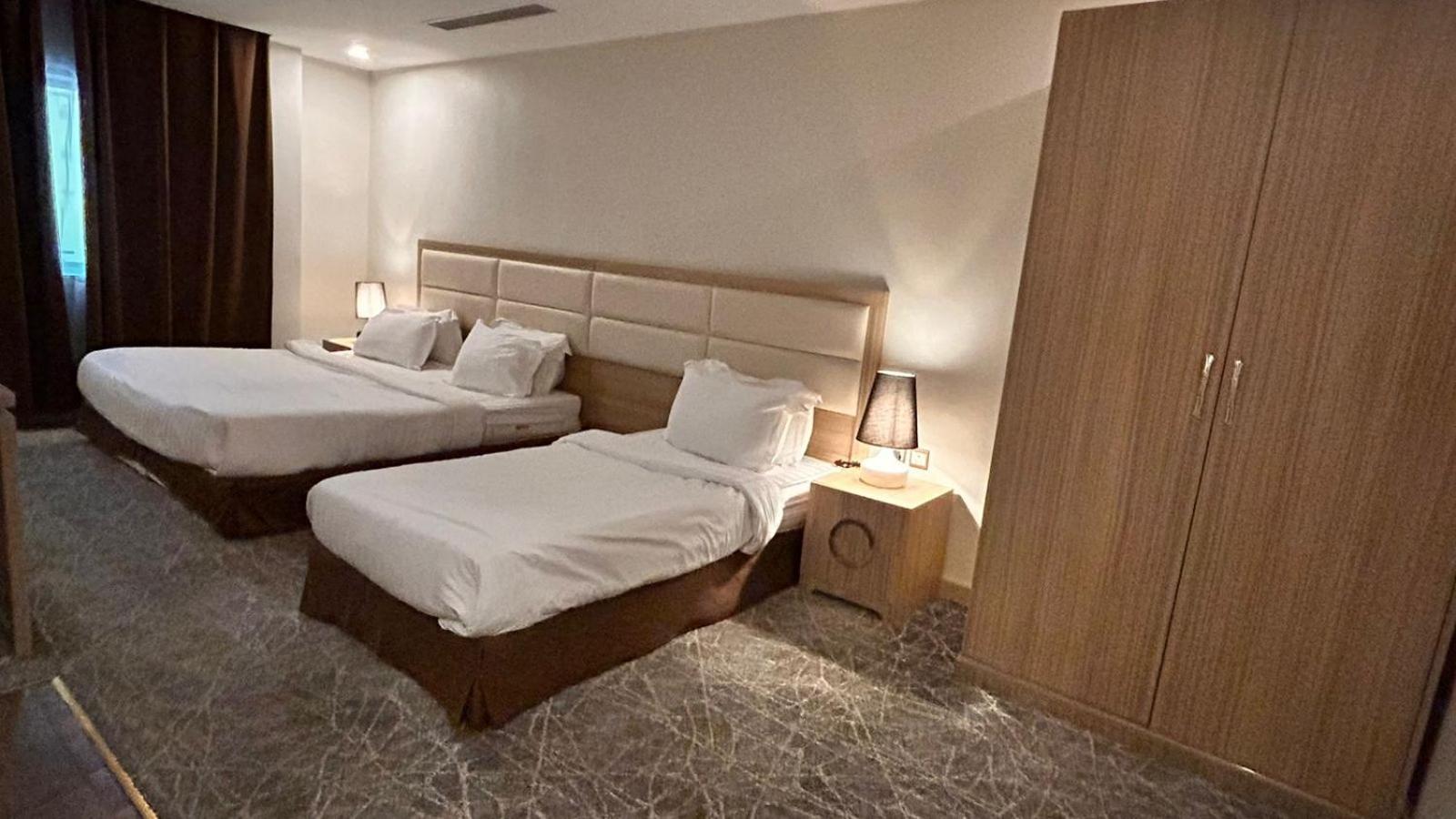 Large Twin Room photo 1