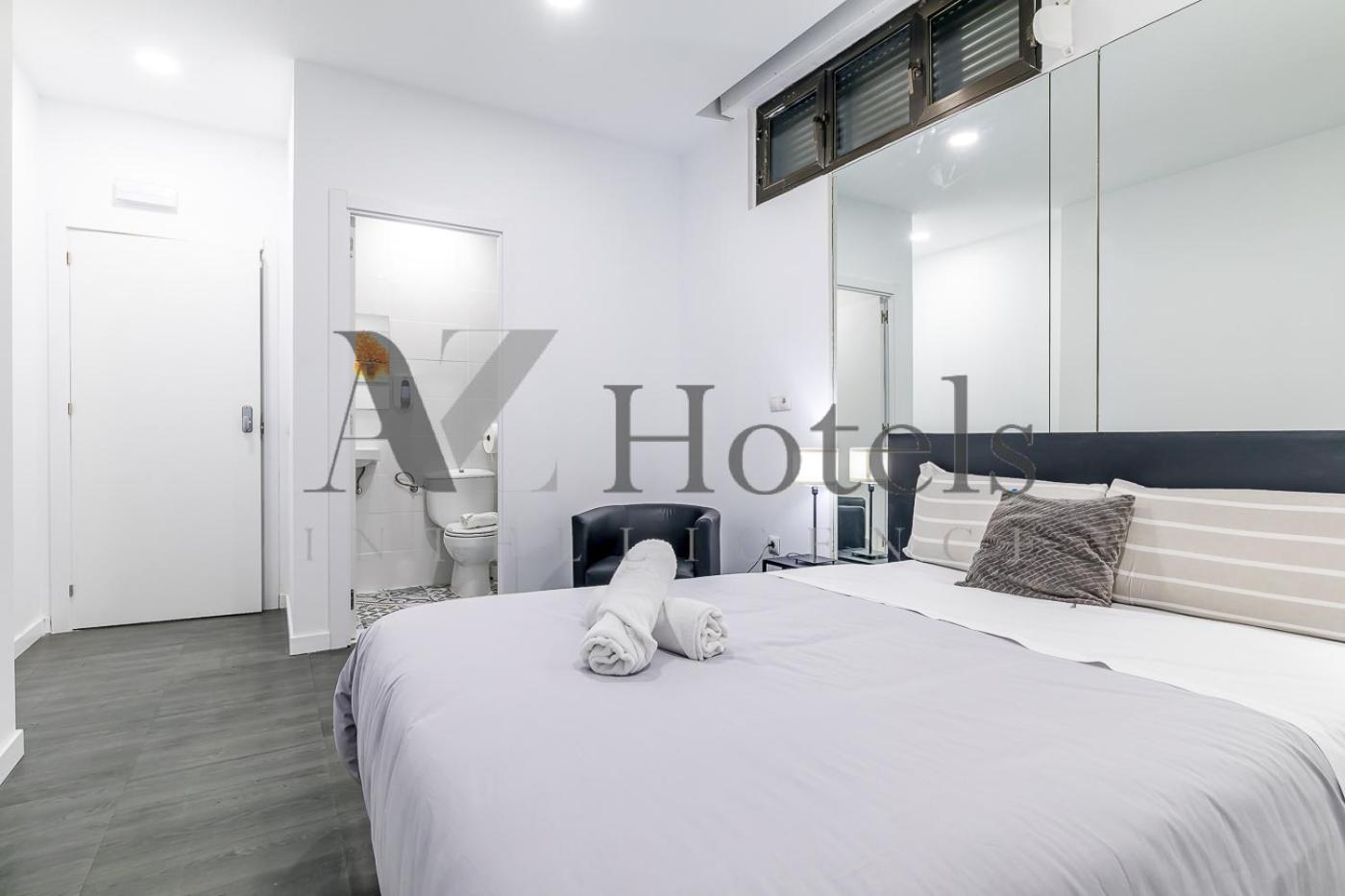 Double Room with Private Bathroom - Semi-basement - Photo 13
