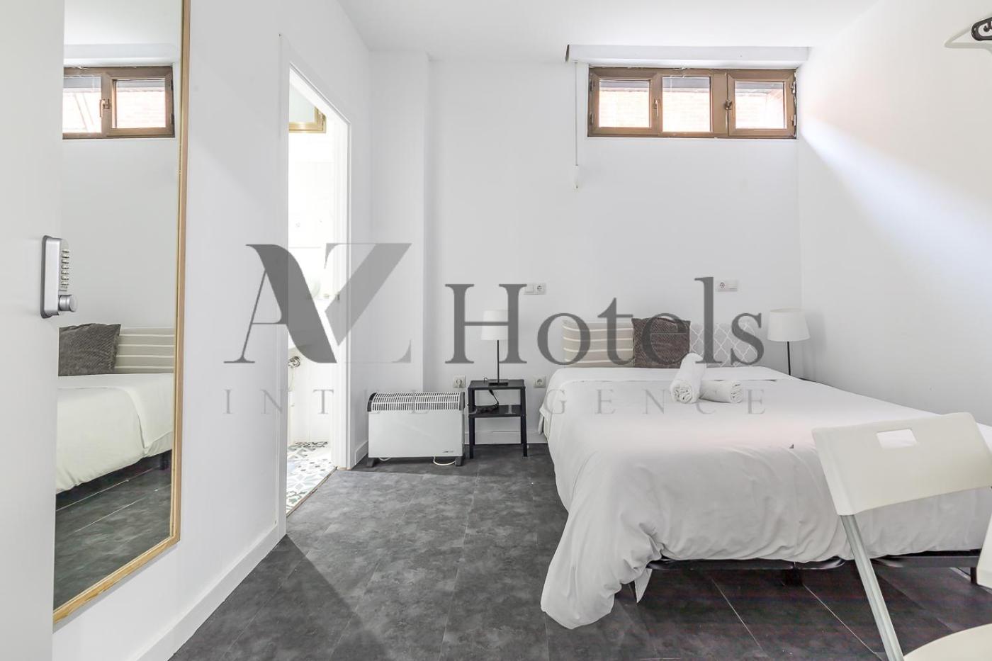 Double Room with Private Bathroom - Semi-basement - Photo 14