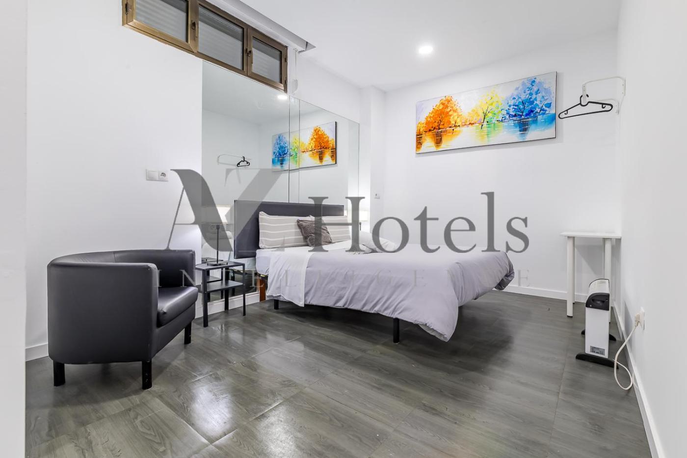 Double Room with Private Bathroom - Semi-basement - Photo 26