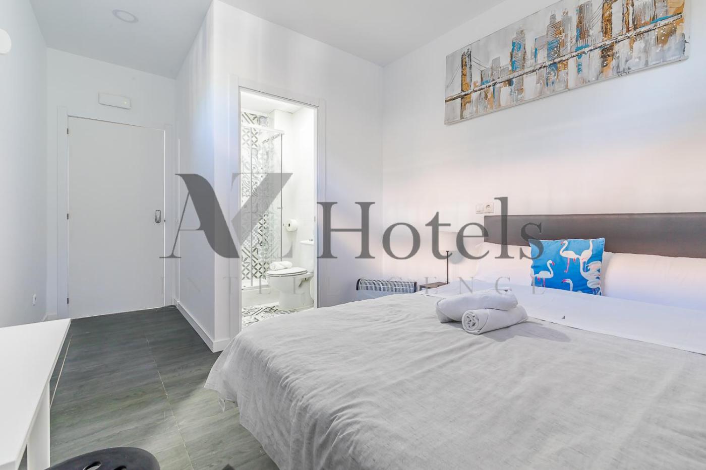 Double Room with Private Bathroom - Semi-basement - Photo 21