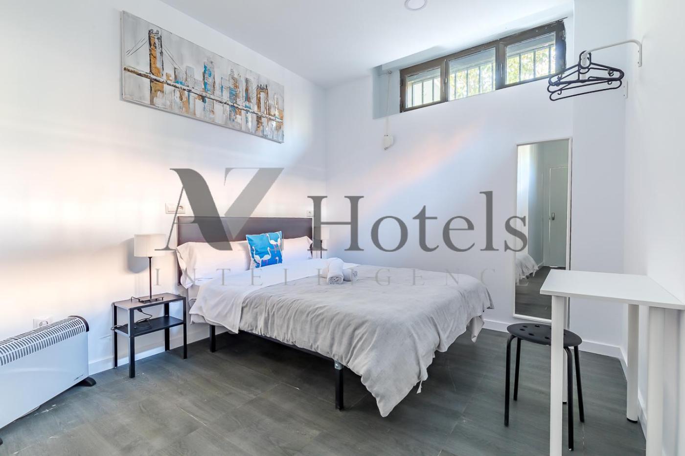 Double Room with Private Bathroom - Semi-basement - Photo 24