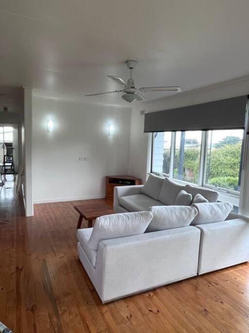 Three-Bedroom House photo 3